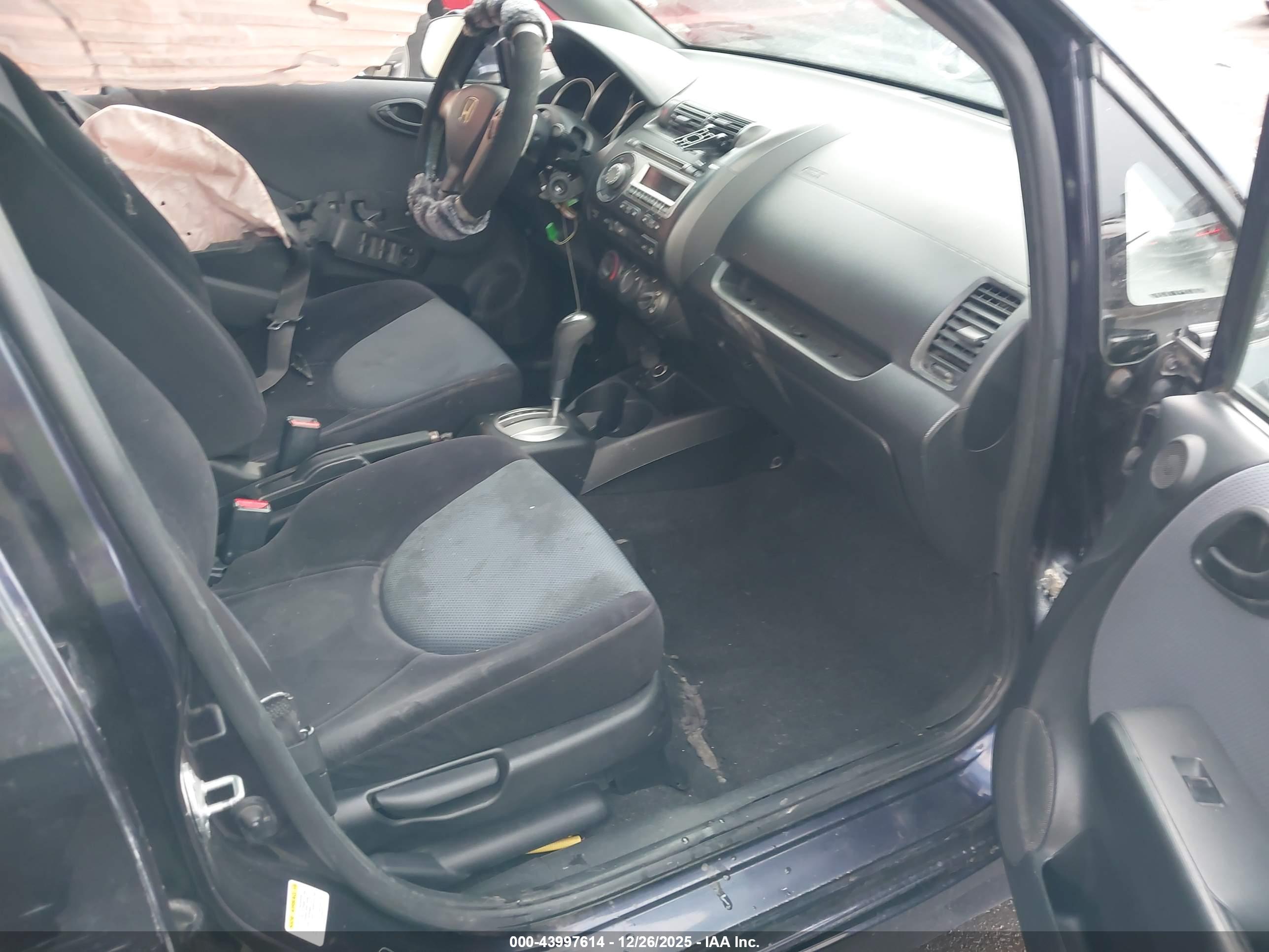 HONDA FIT image 5