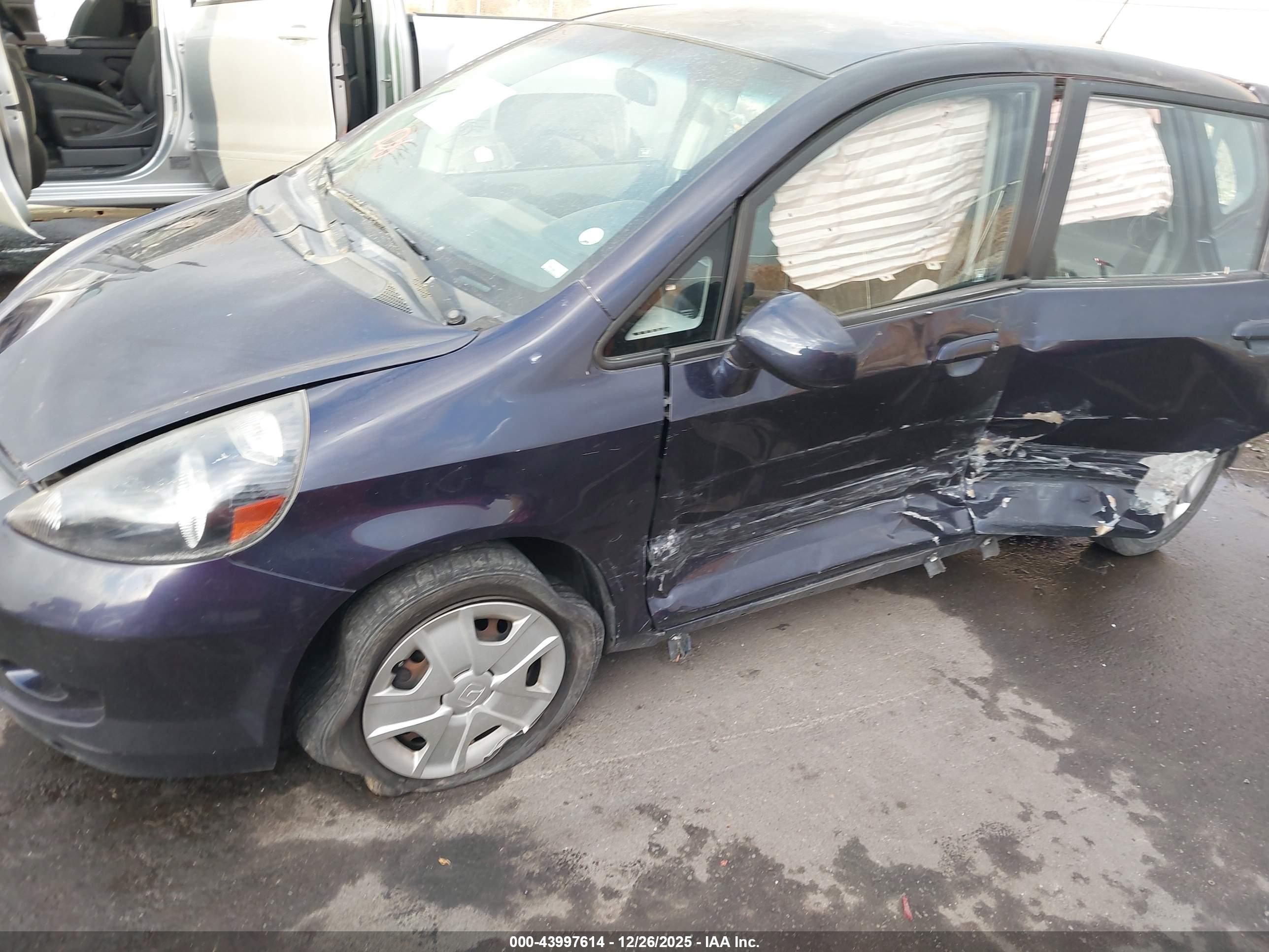 HONDA FIT image 6