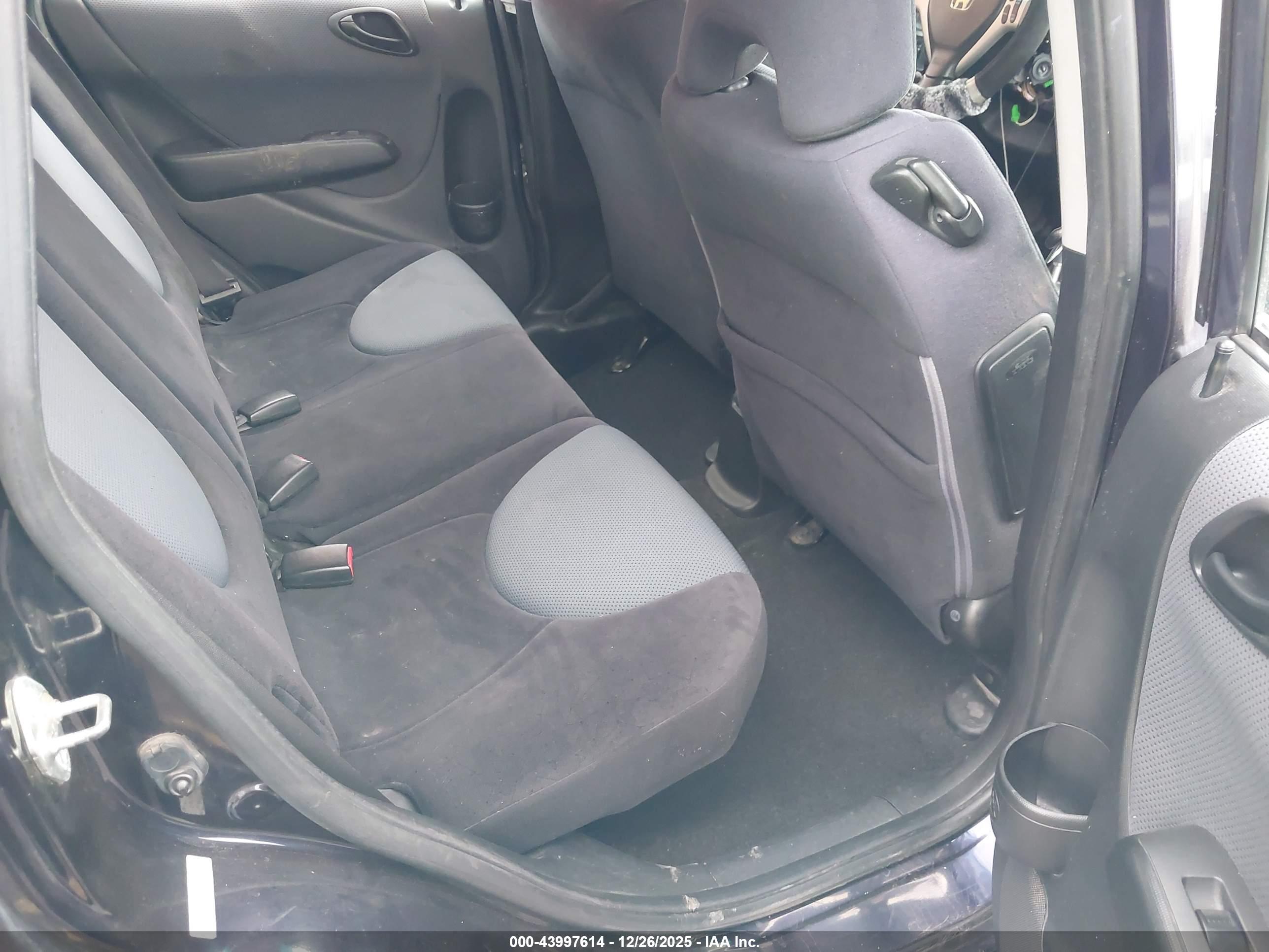 HONDA FIT image 8