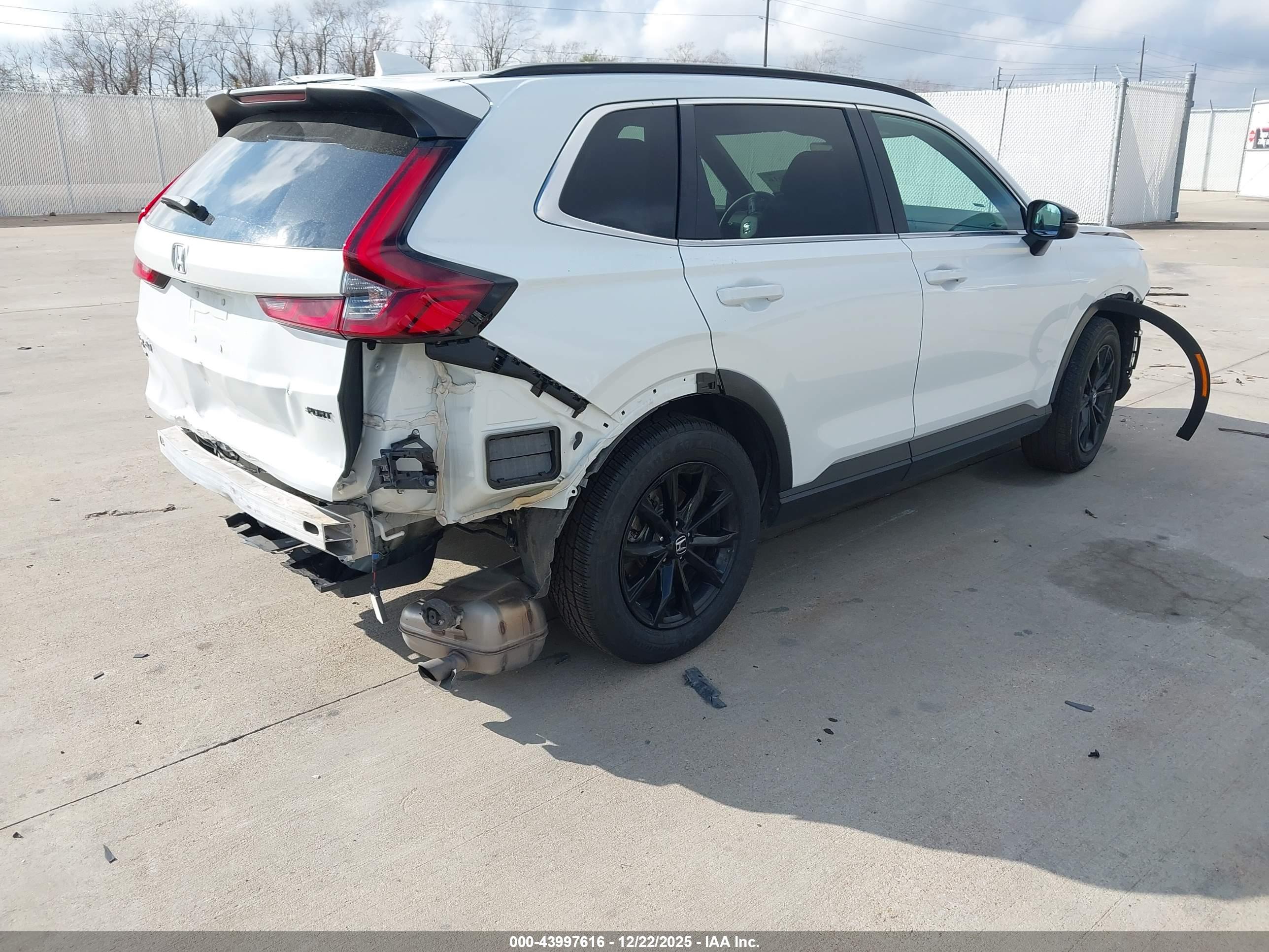 HONDA CR-V image 4