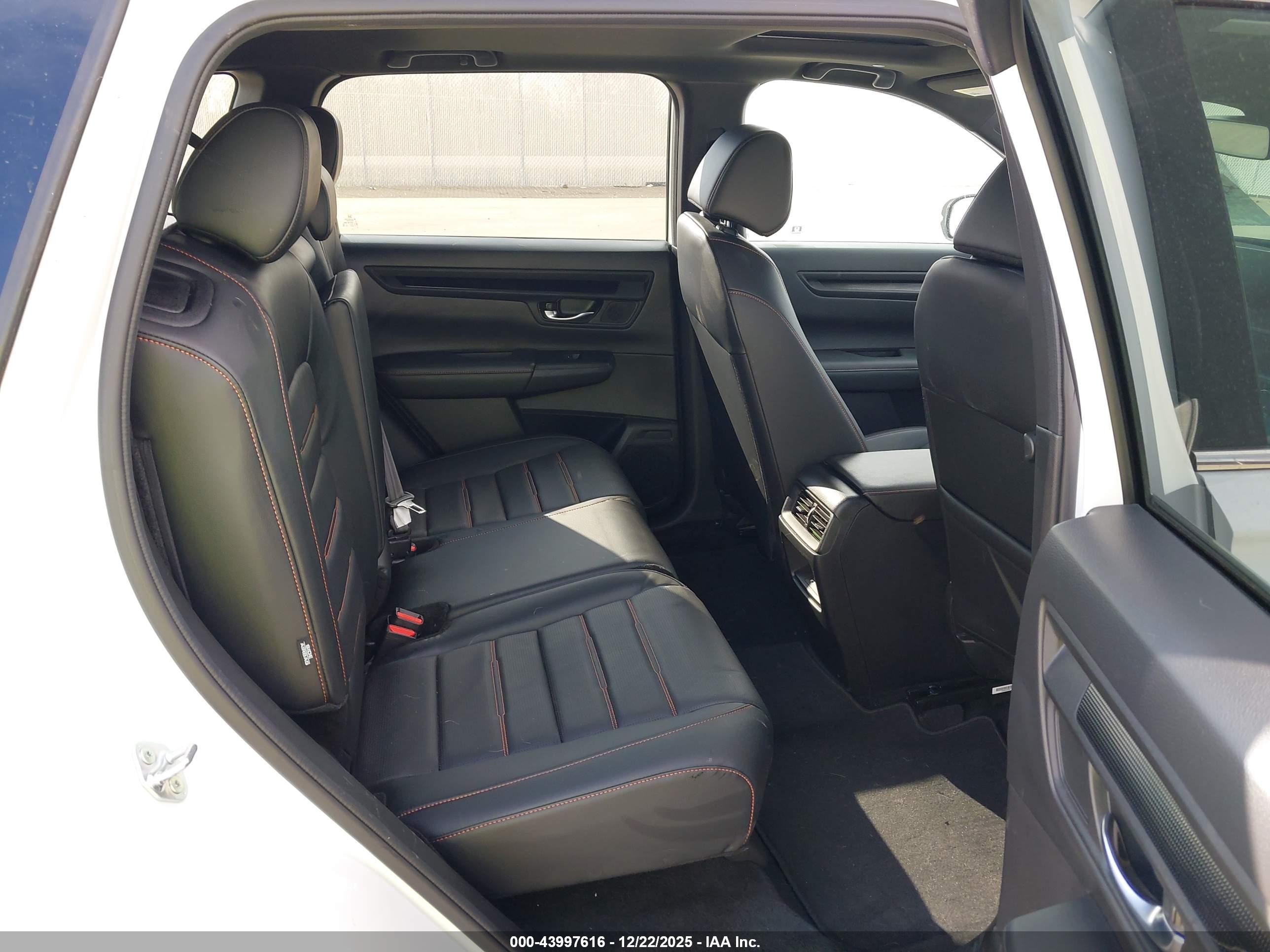 HONDA CR-V image 8