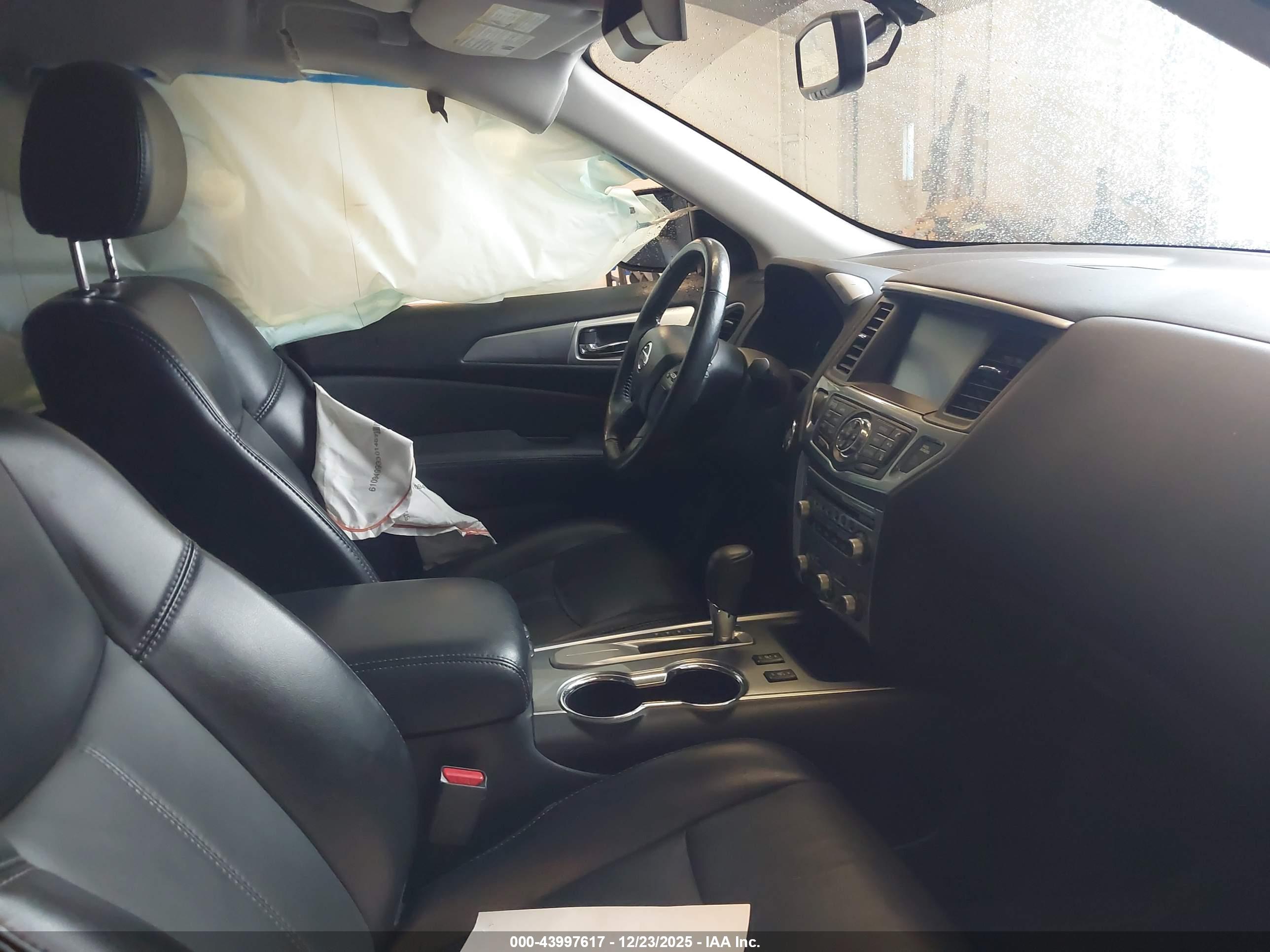 NISSAN PATHFINDER image 5