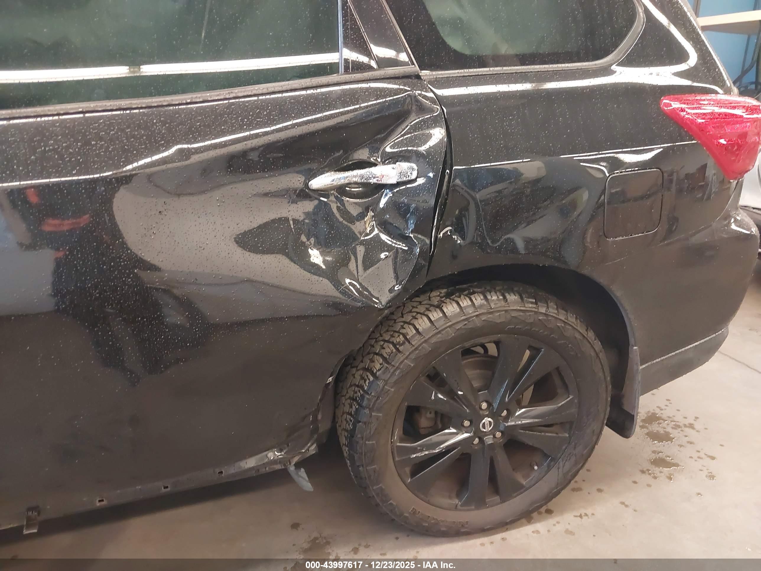 NISSAN PATHFINDER image 6