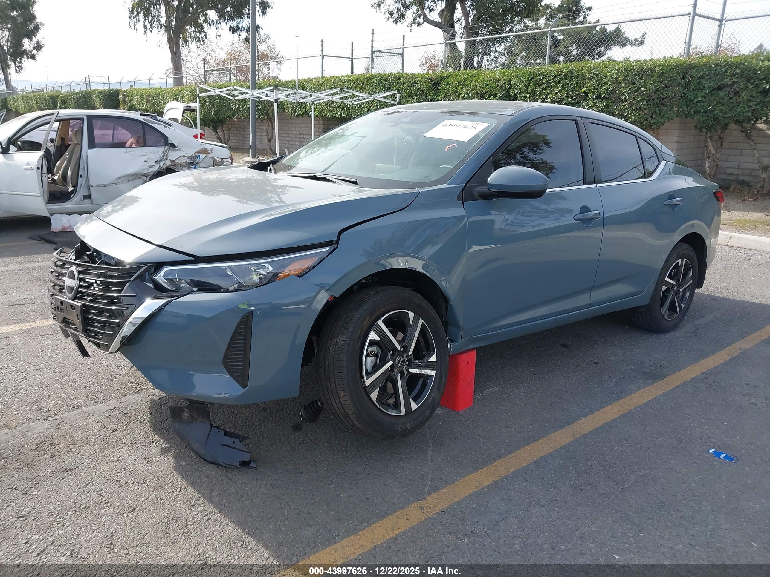 NISSAN SENTRA image 2