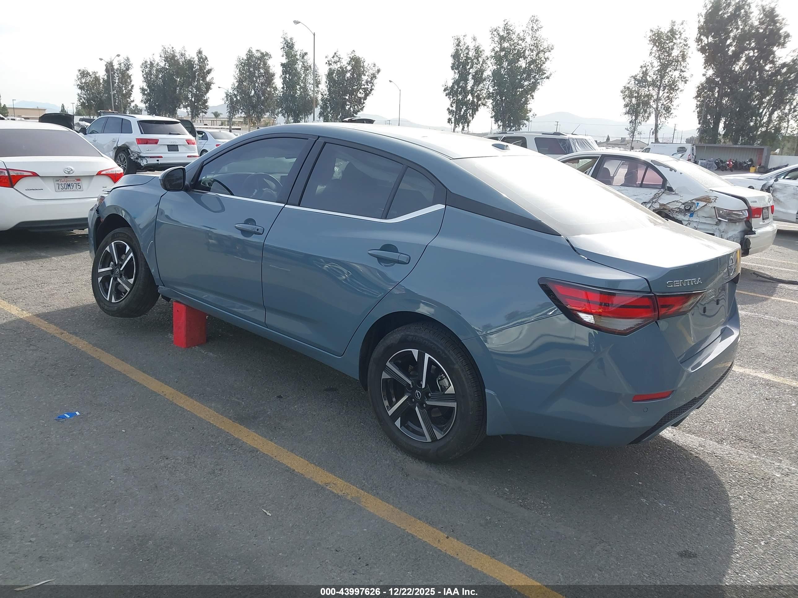NISSAN SENTRA image 3