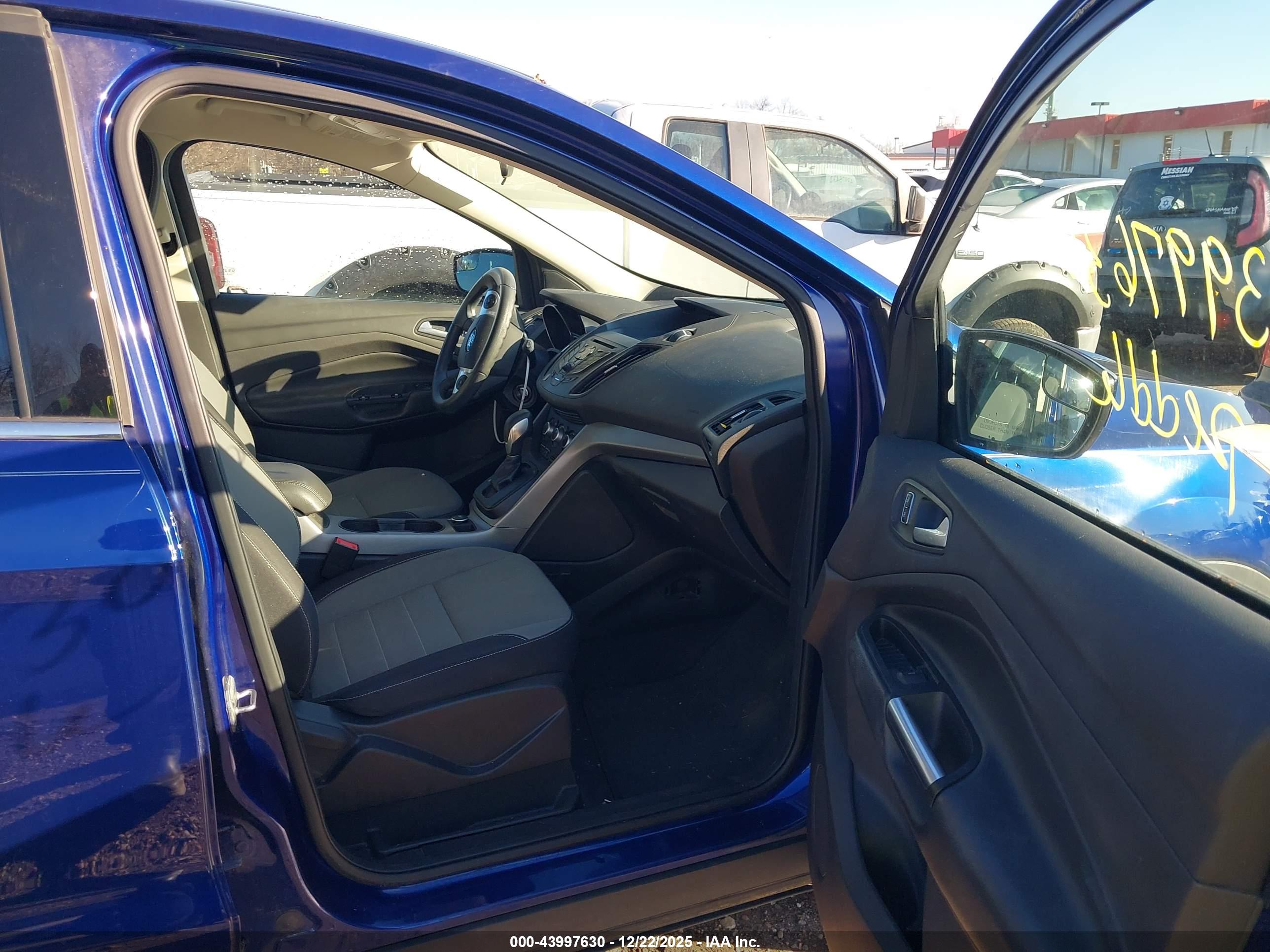 FORD ESCAPE image 5