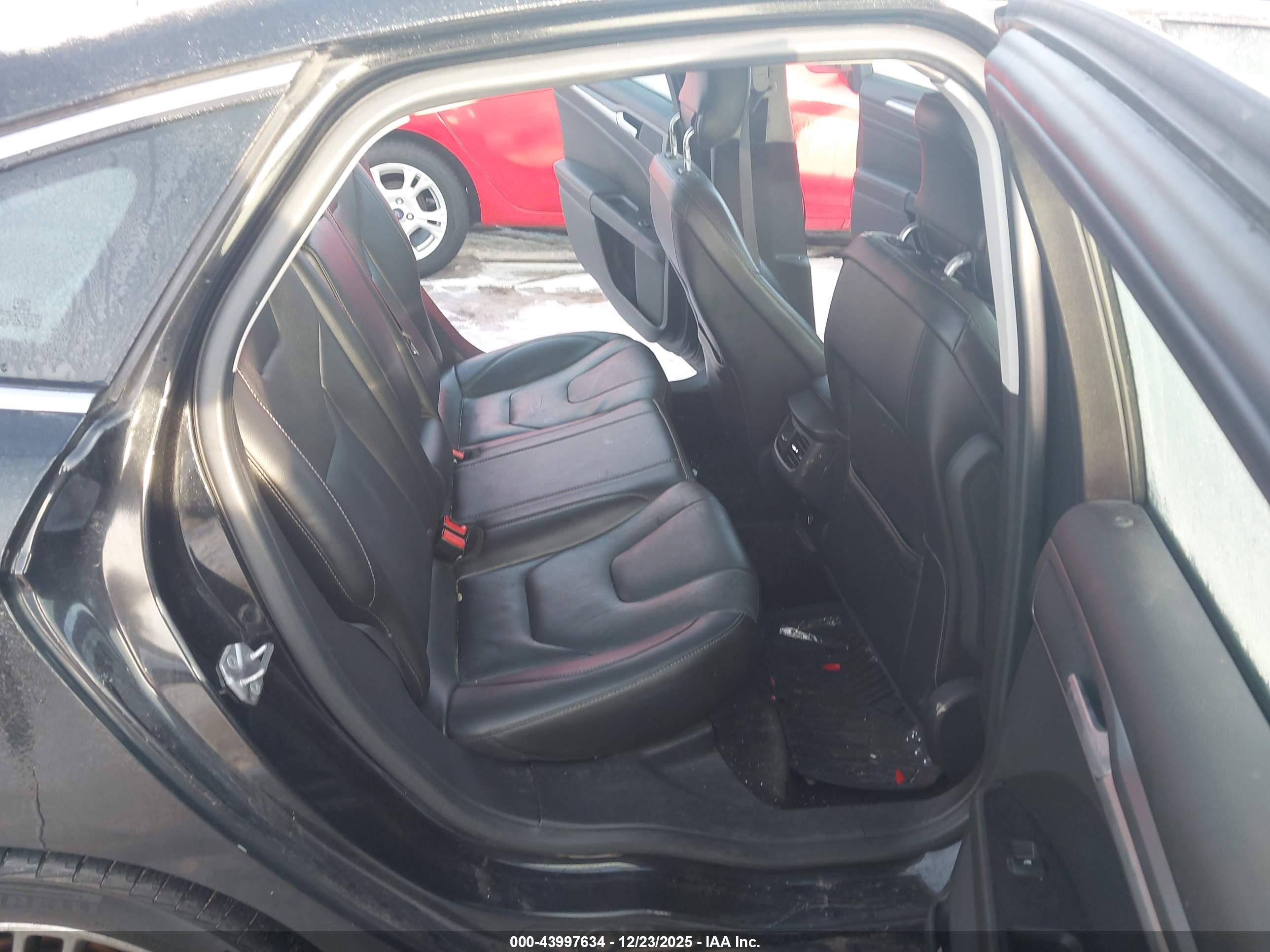 FORD FUSION image 8