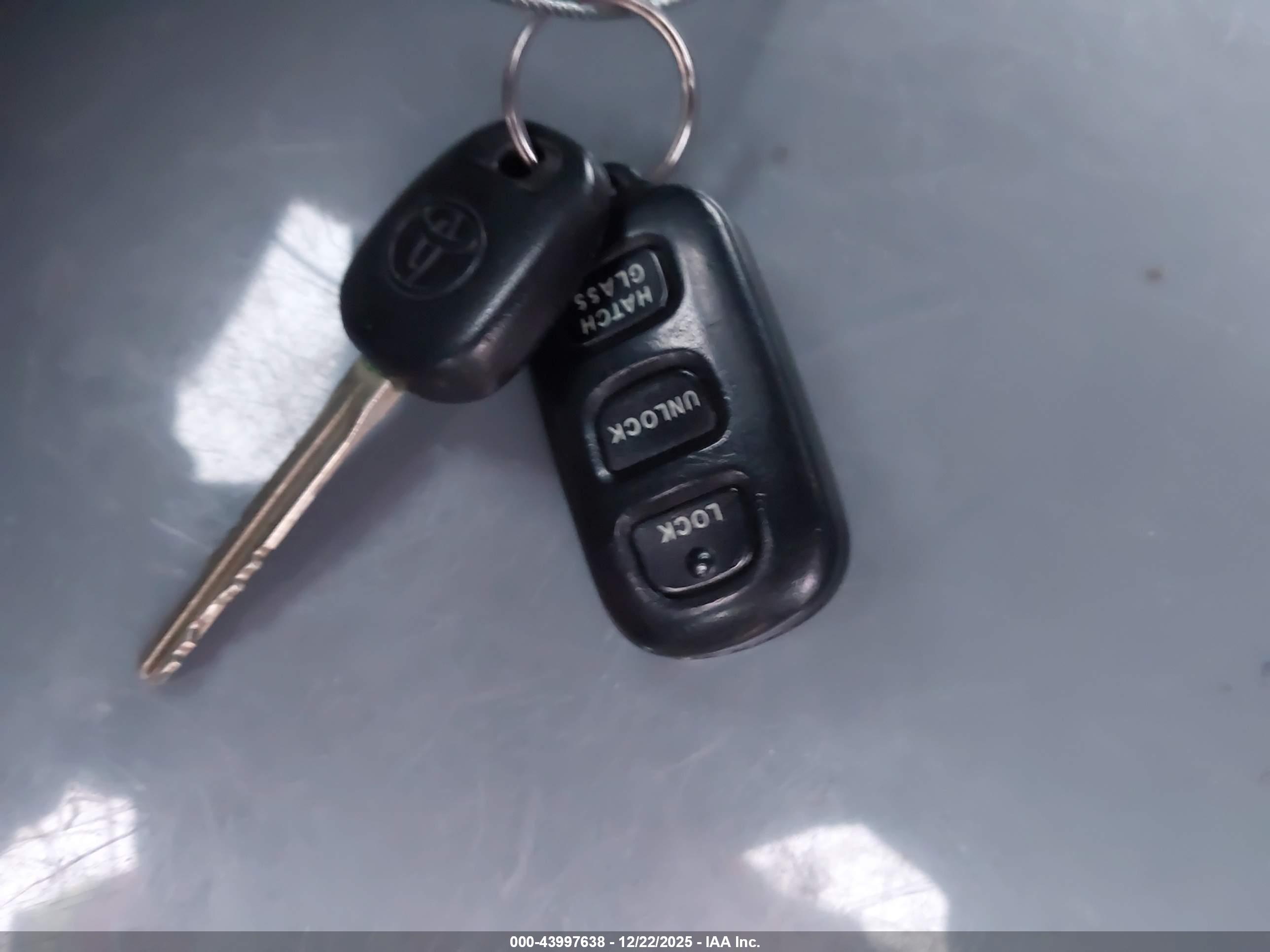 TOYOTA MATRIX image 11