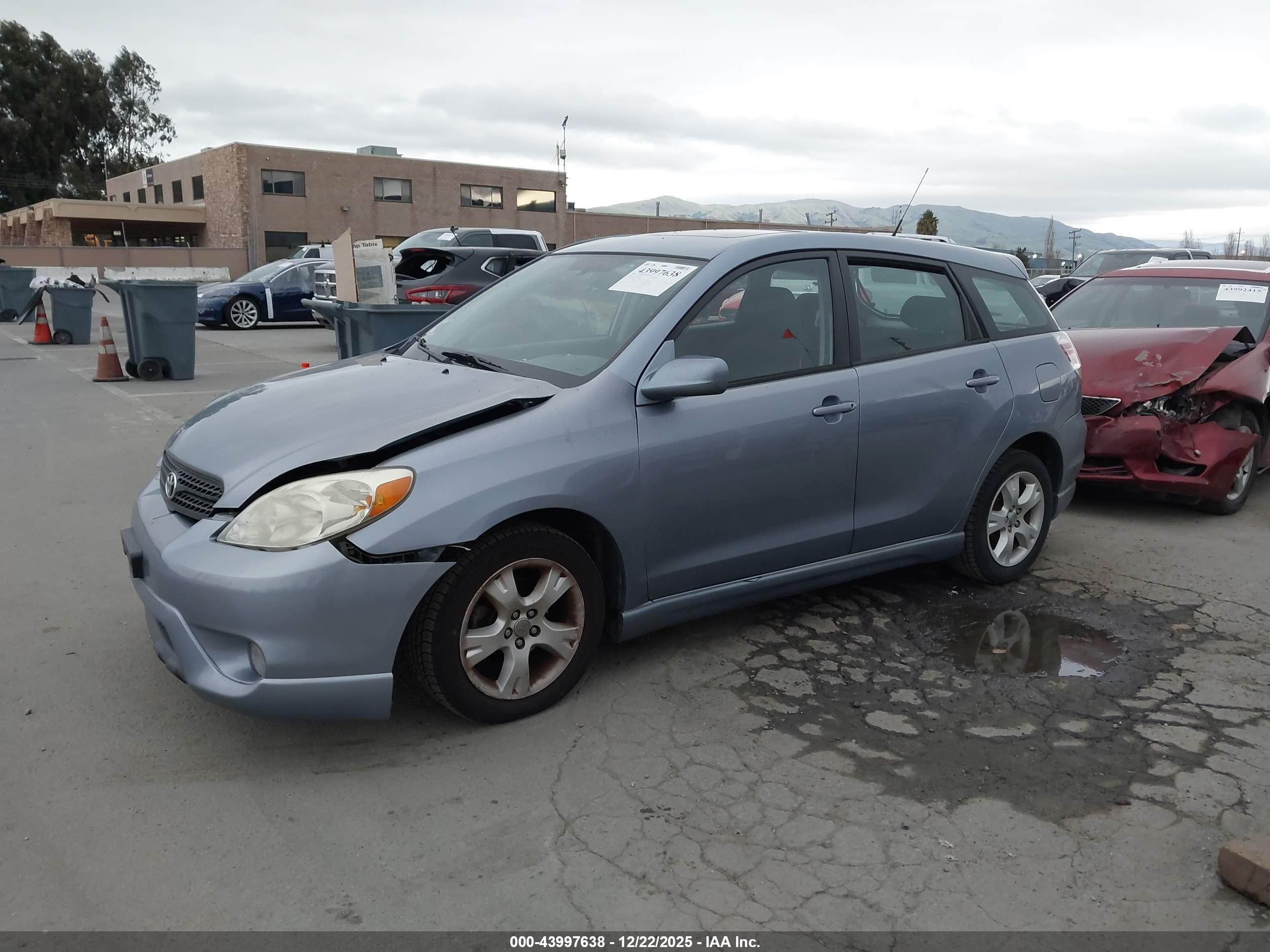 TOYOTA MATRIX image 2