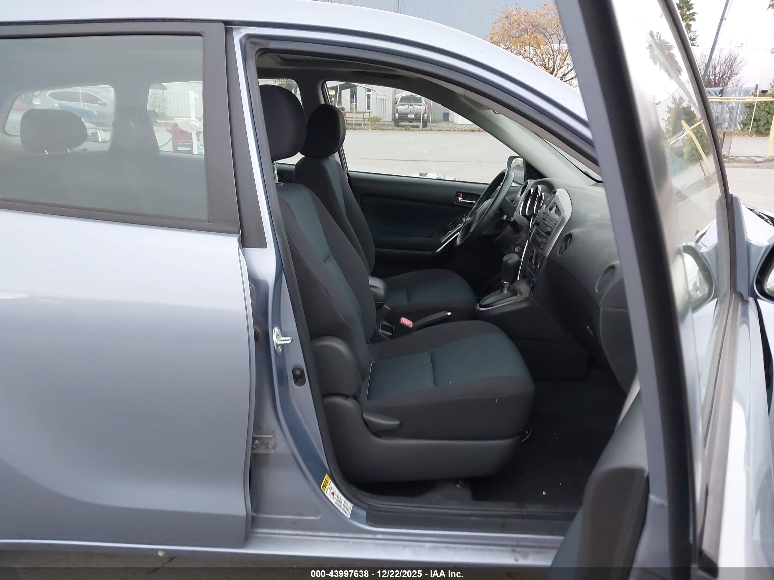 TOYOTA MATRIX image 5