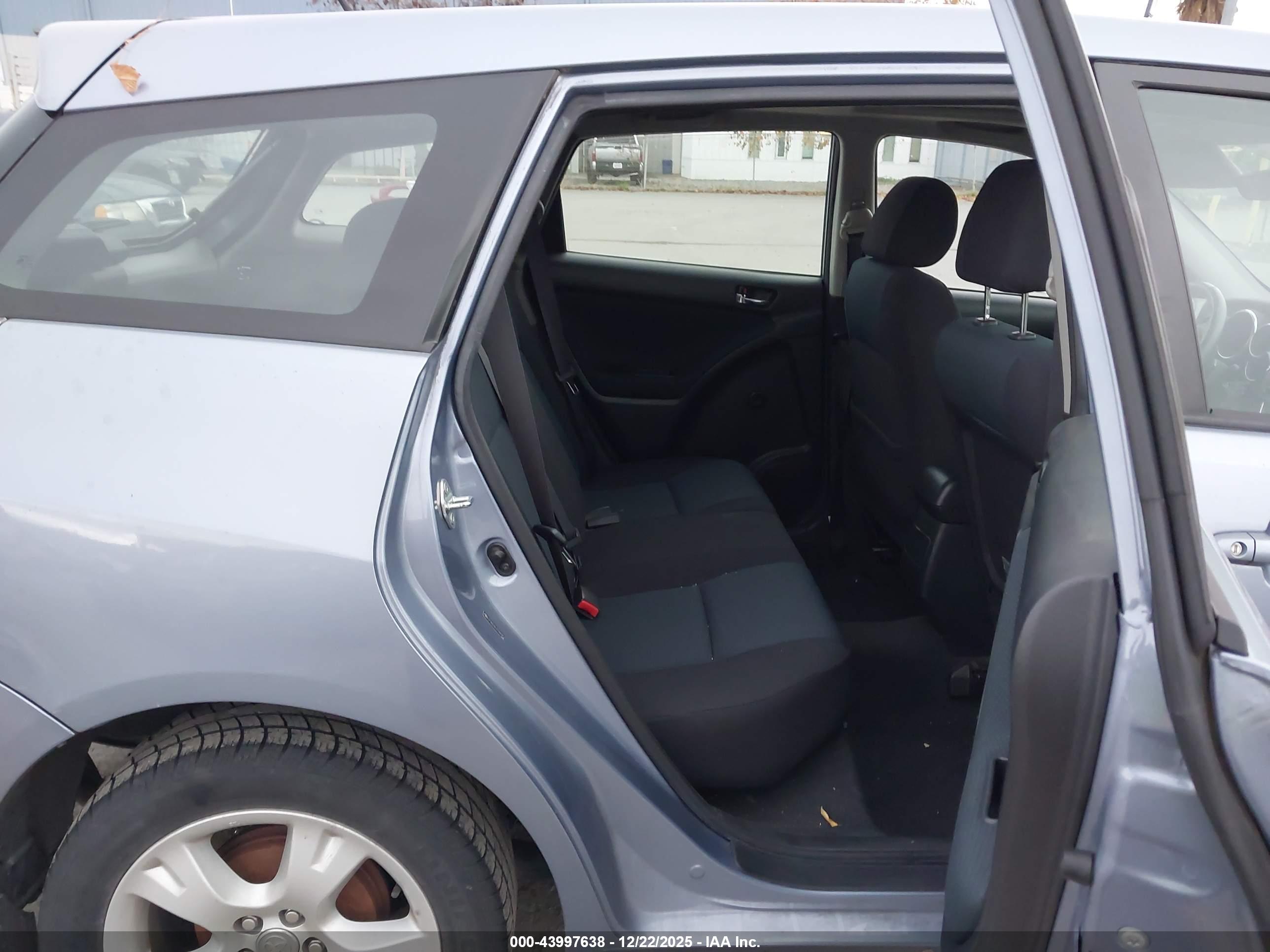 TOYOTA MATRIX image 8