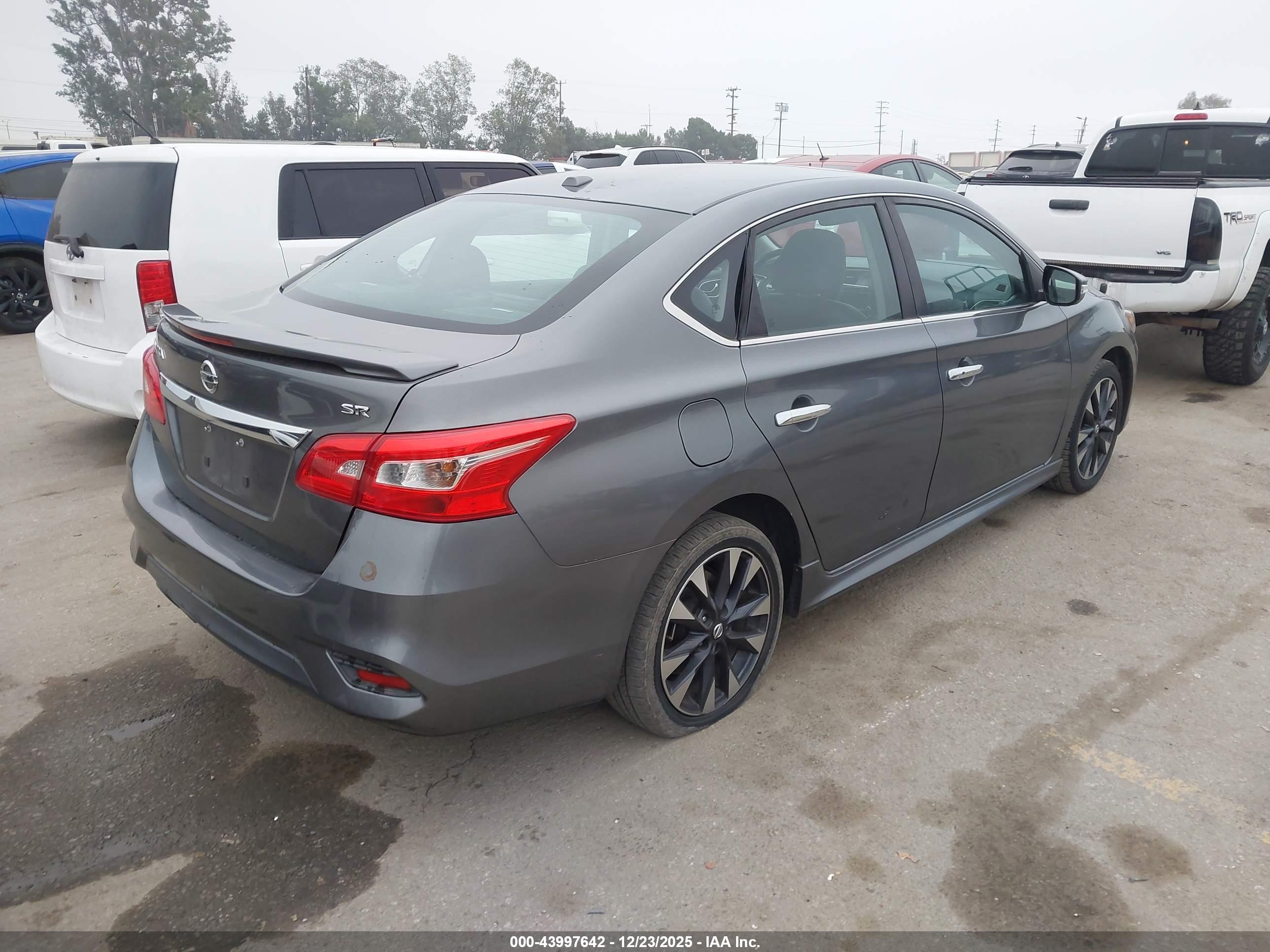 NISSAN SENTRA image 4