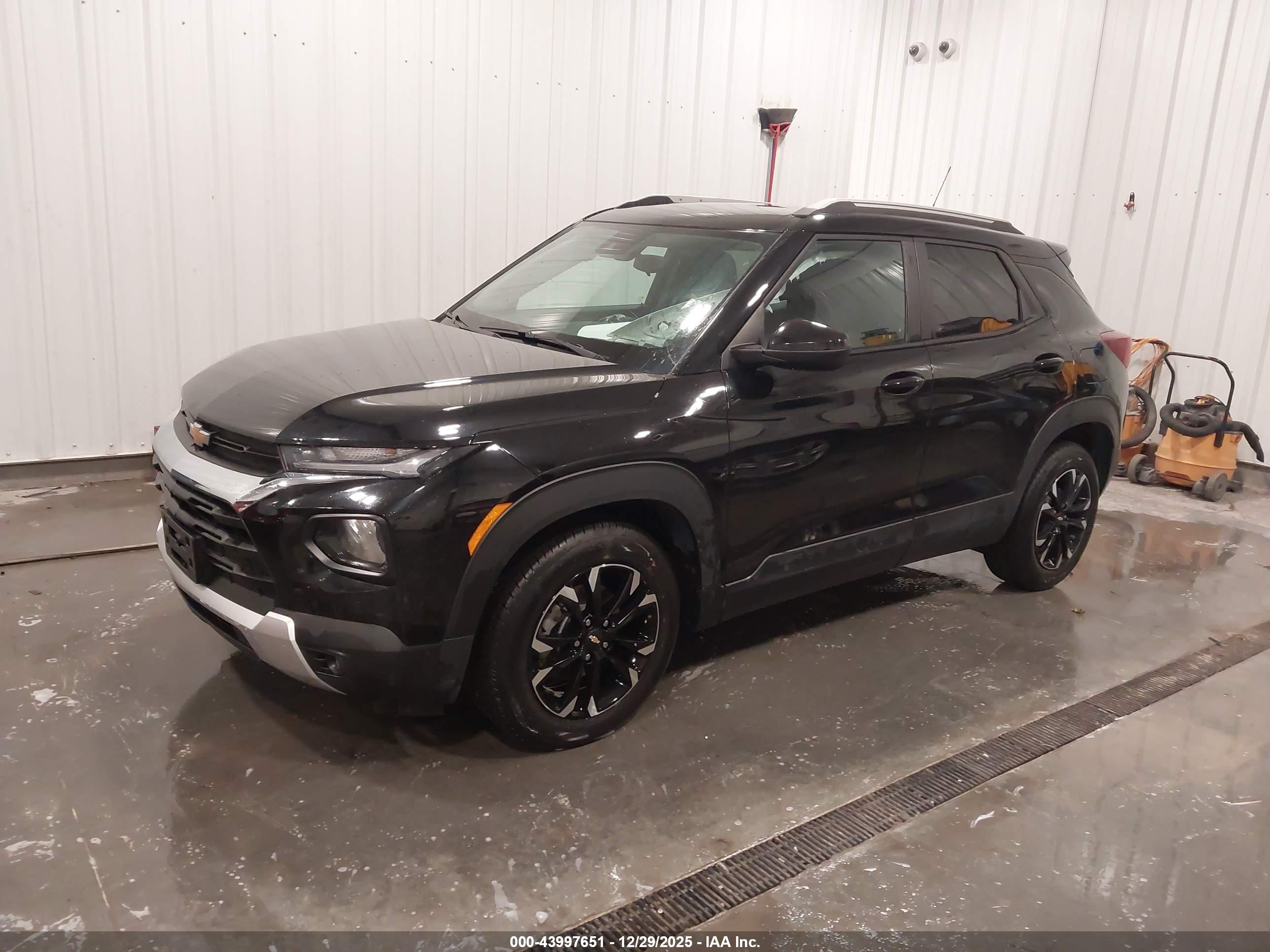 CHEVROLET TRAILBLAZER image 2