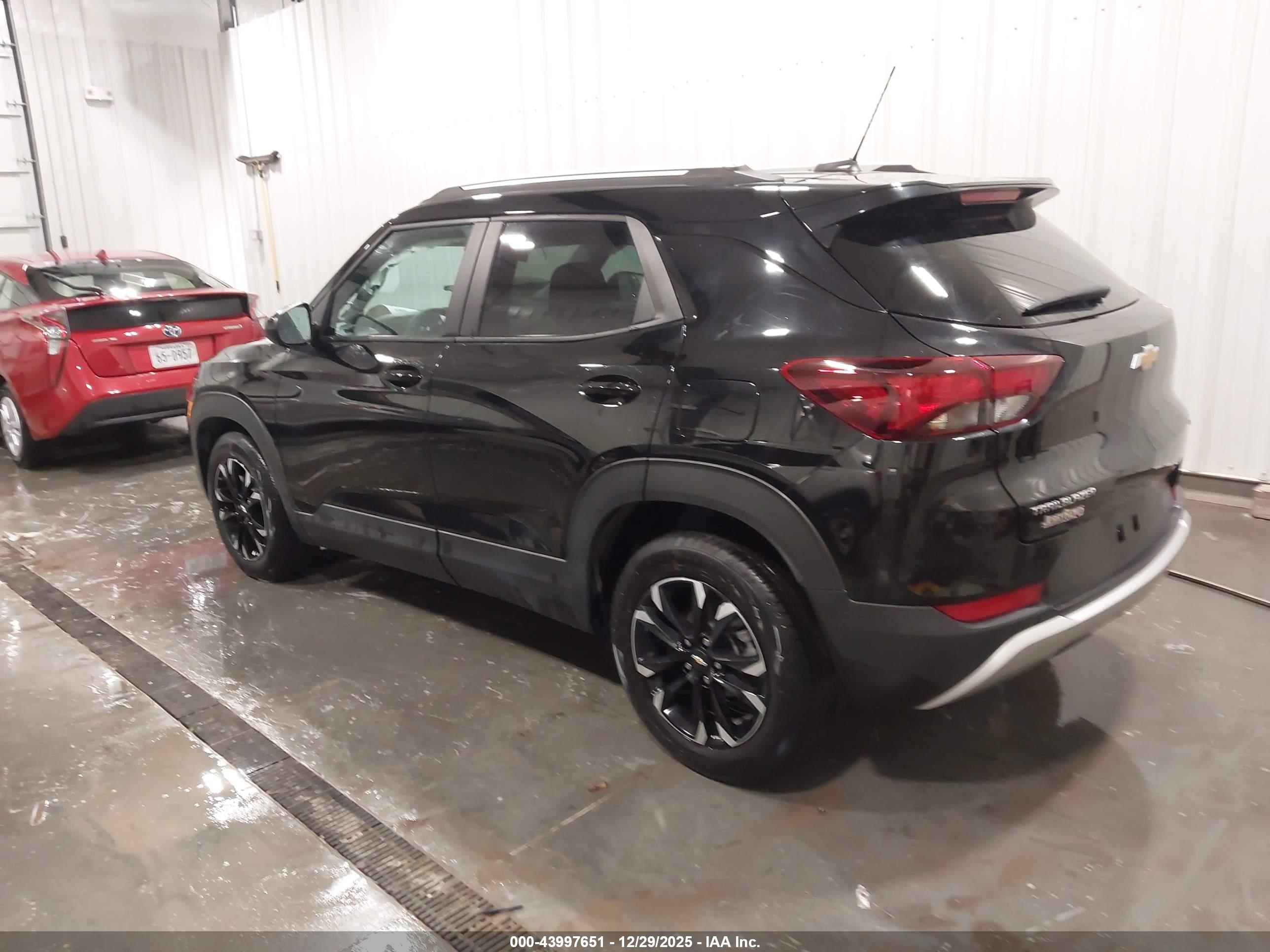 CHEVROLET TRAILBLAZER image 3