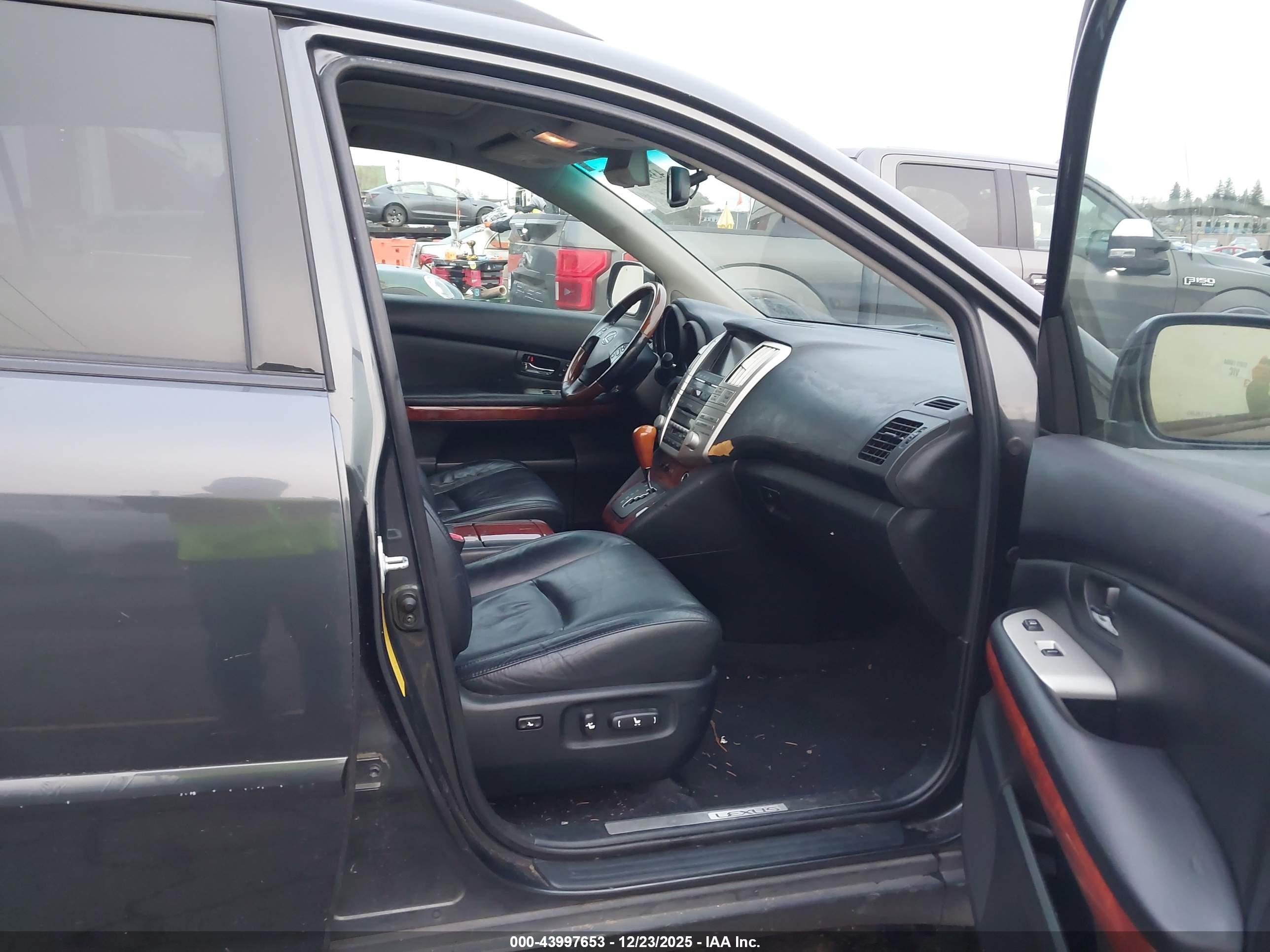 LEXUS RX image 5