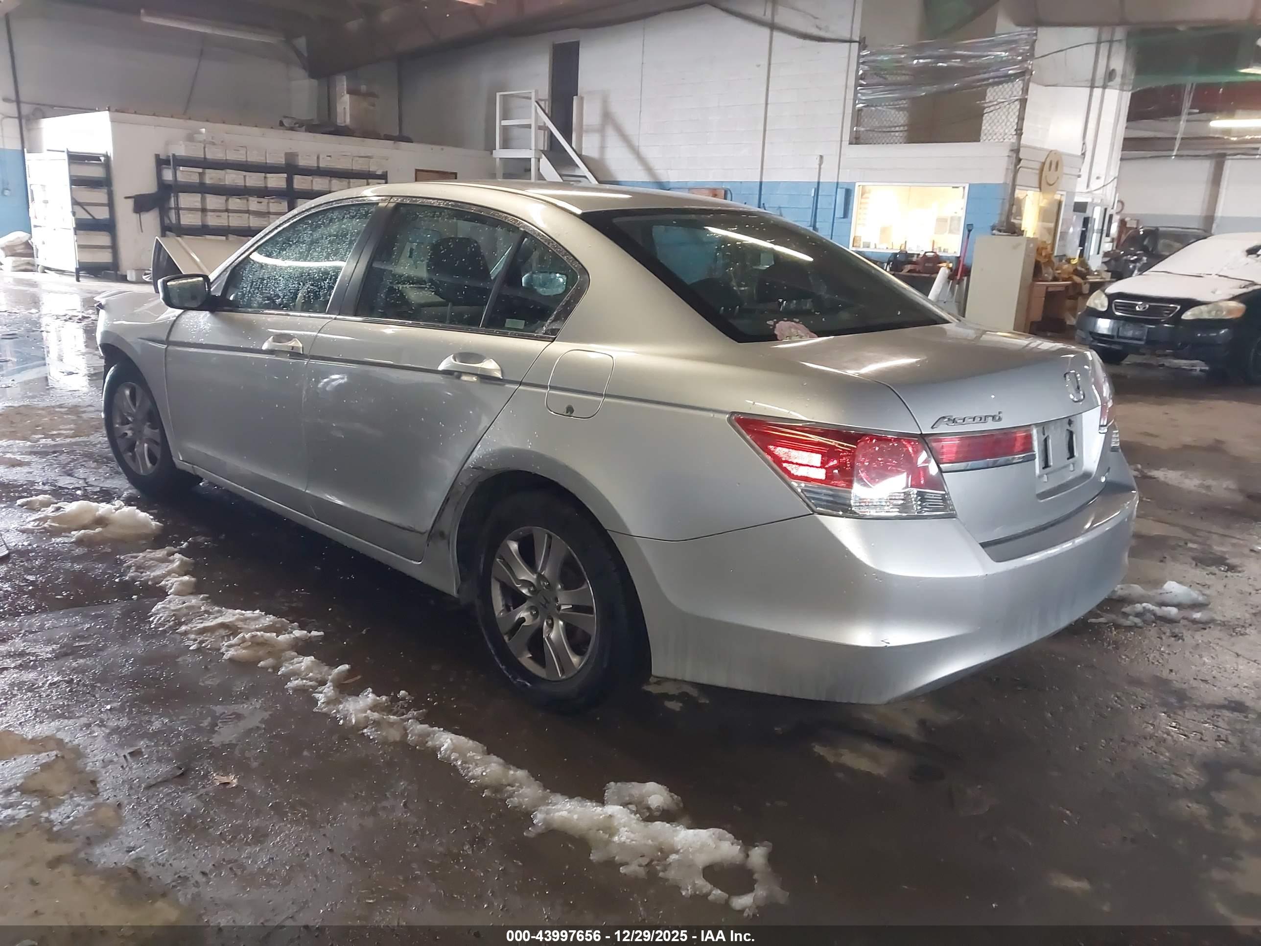 HONDA ACCORD image 3