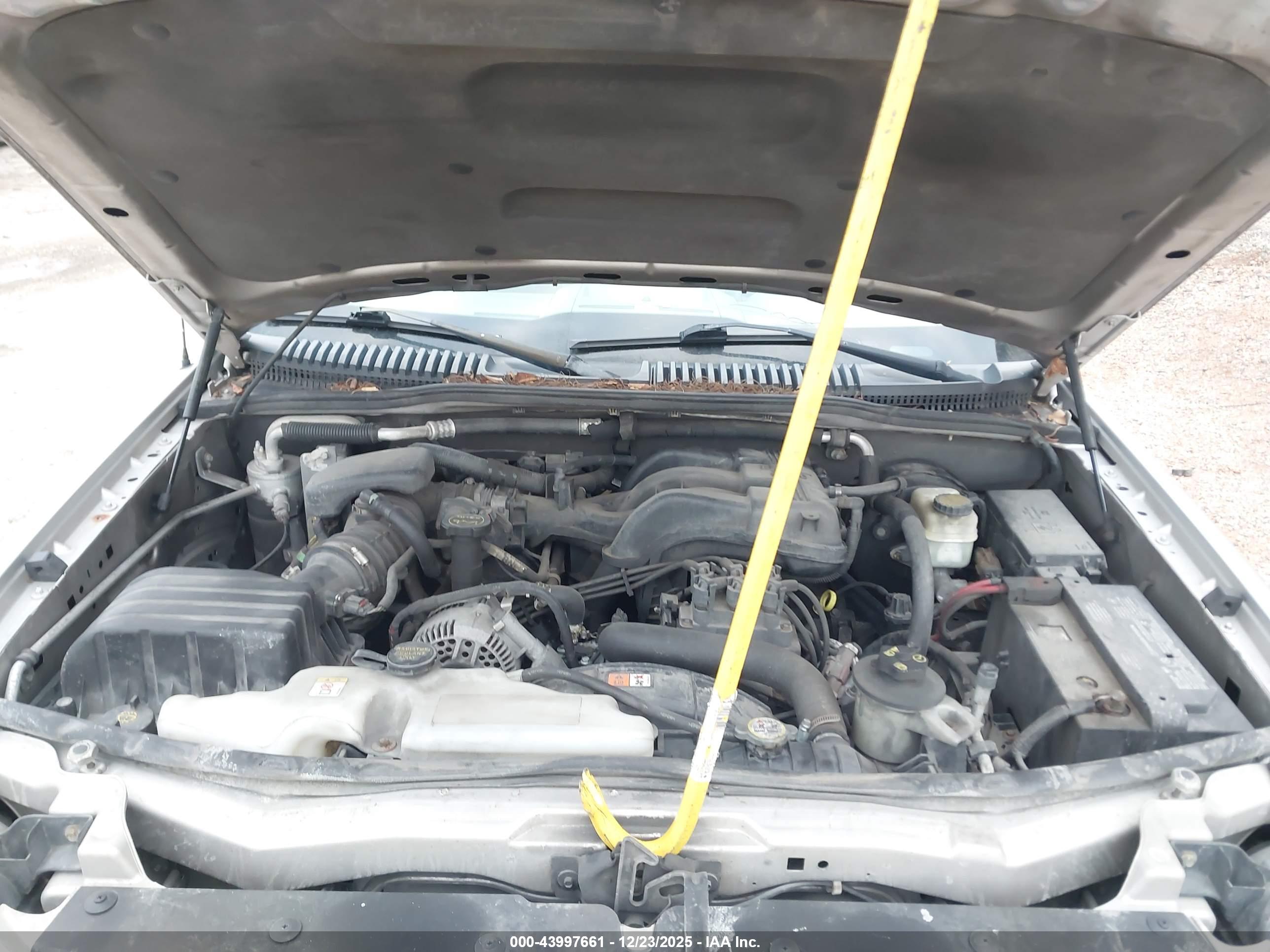 FORD EXPLORER image 10