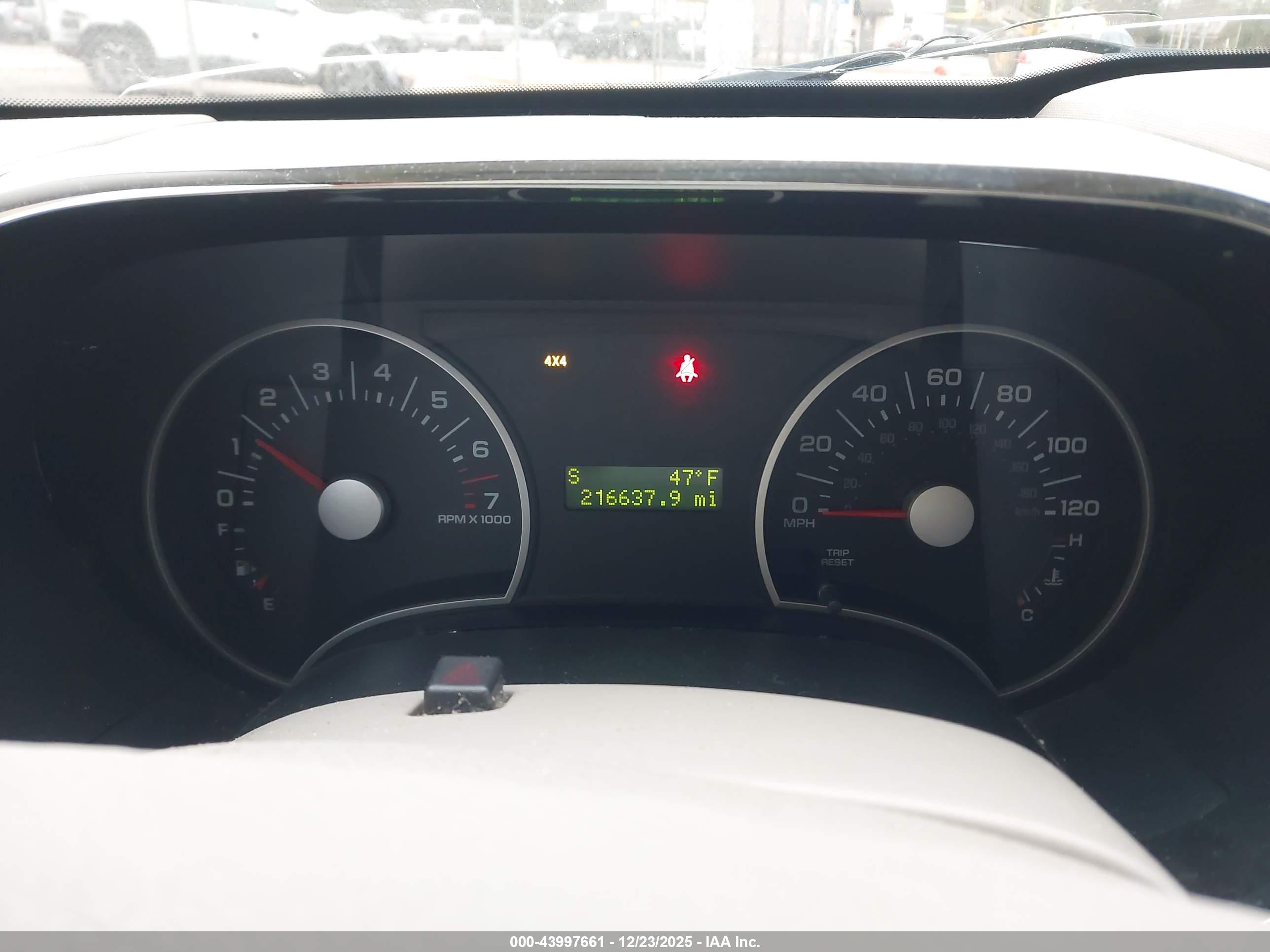 FORD EXPLORER image 7