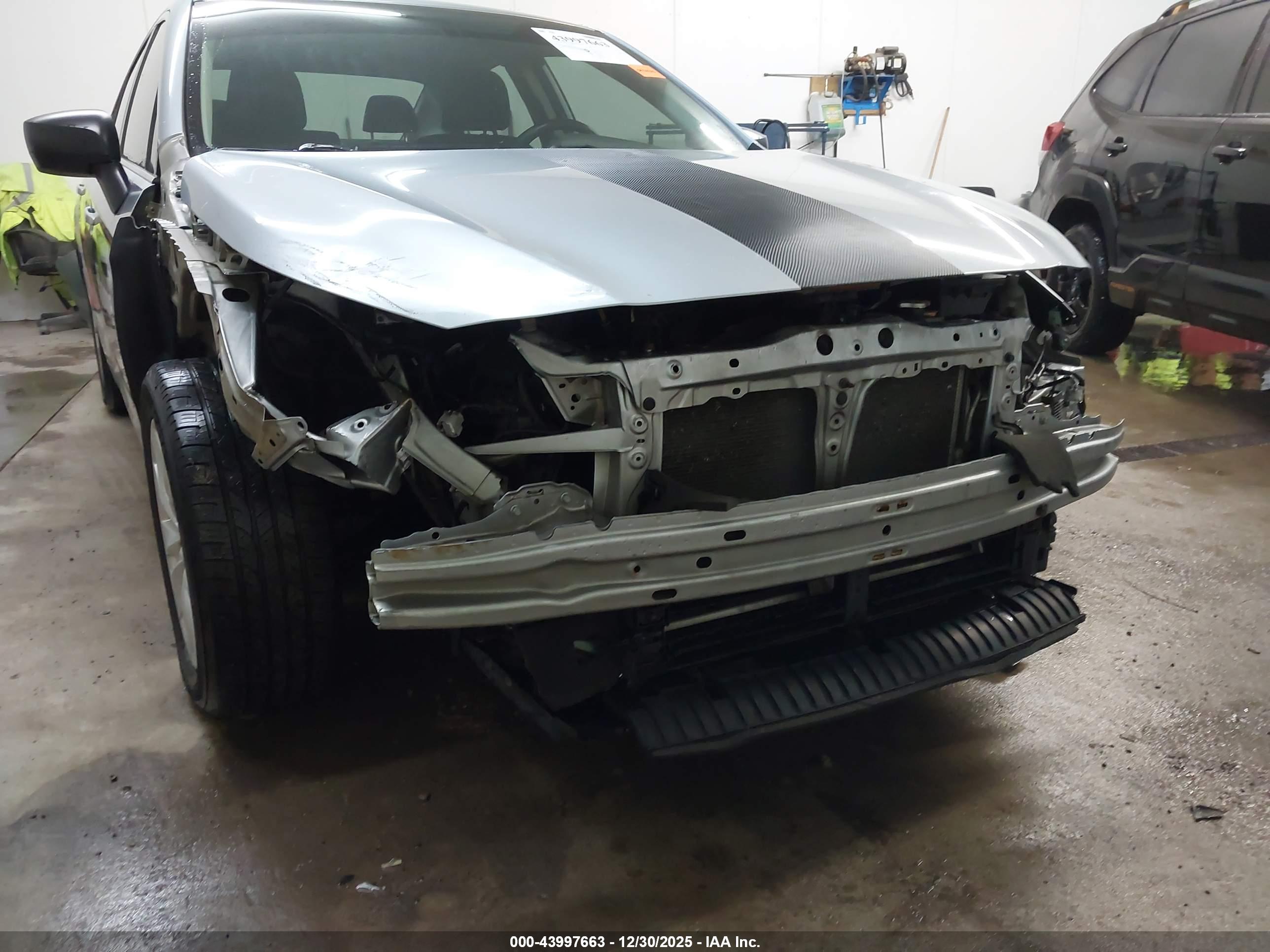 SUBARU LEGACY image 6