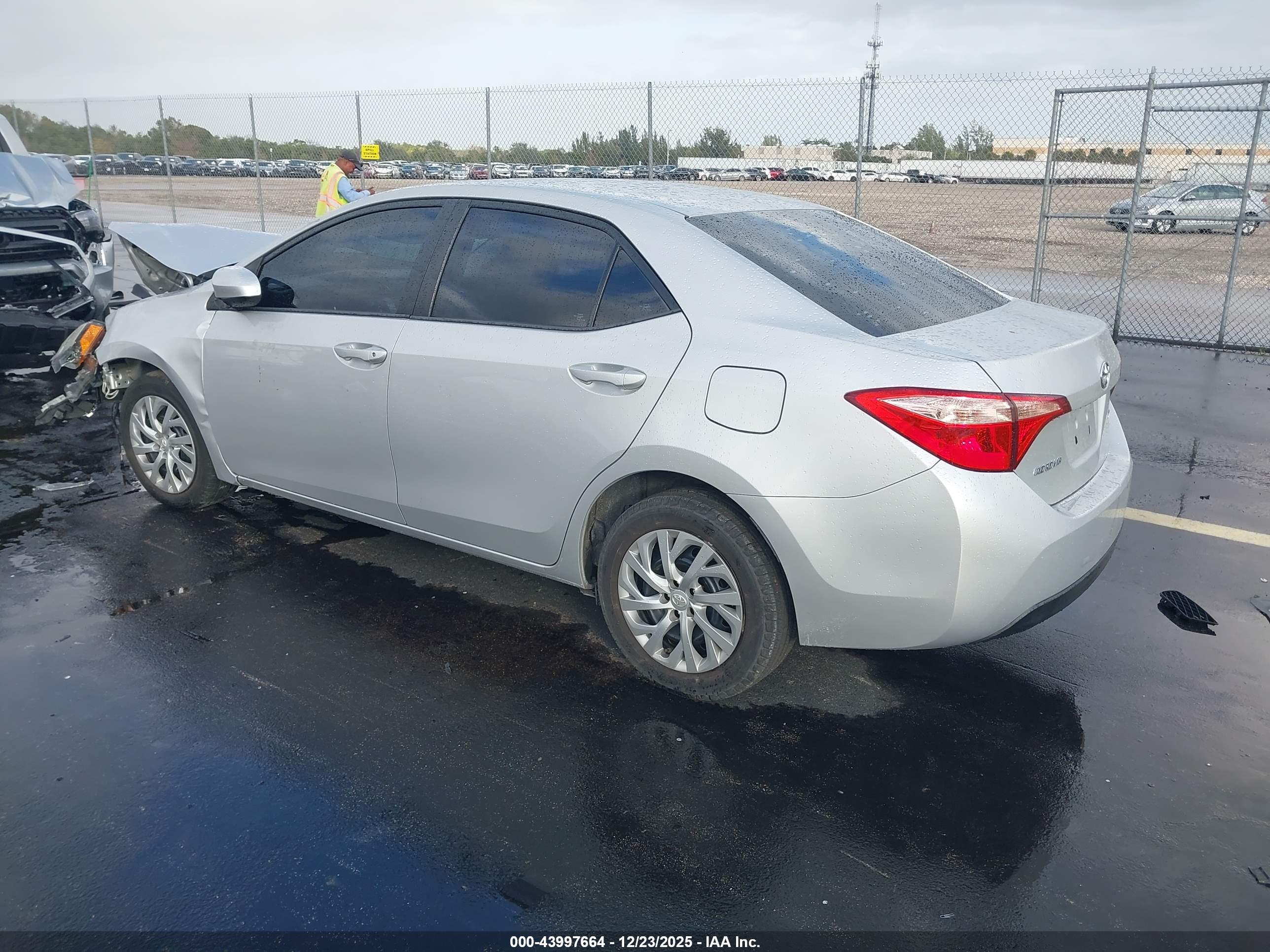TOYOTA COROLLA image 3