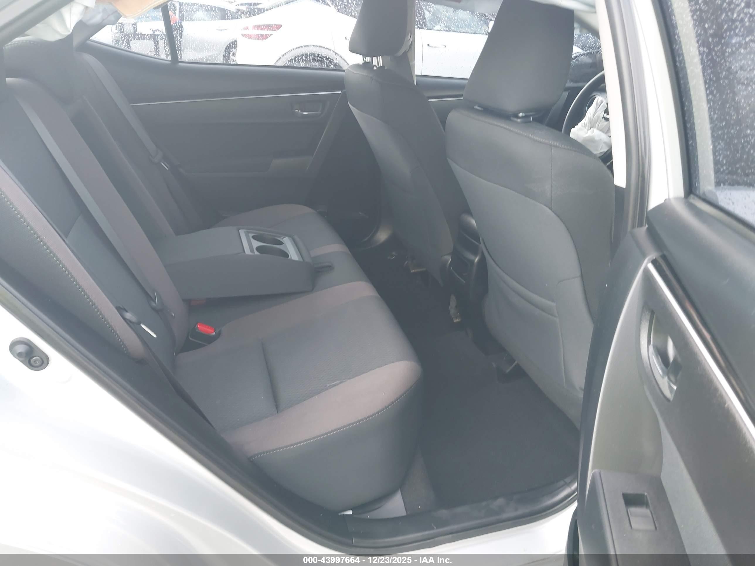 TOYOTA COROLLA image 8