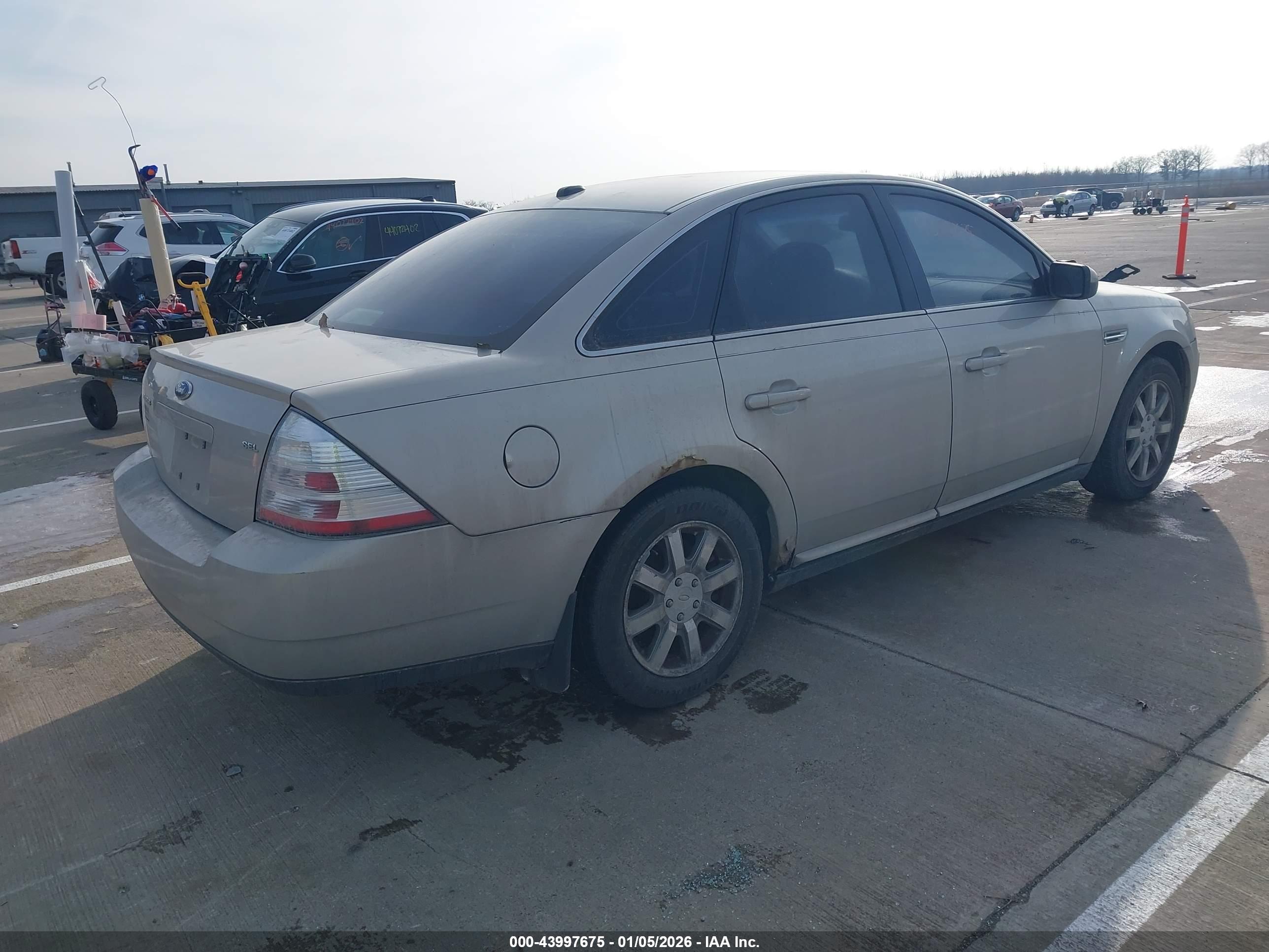 FORD TAURUS image 4