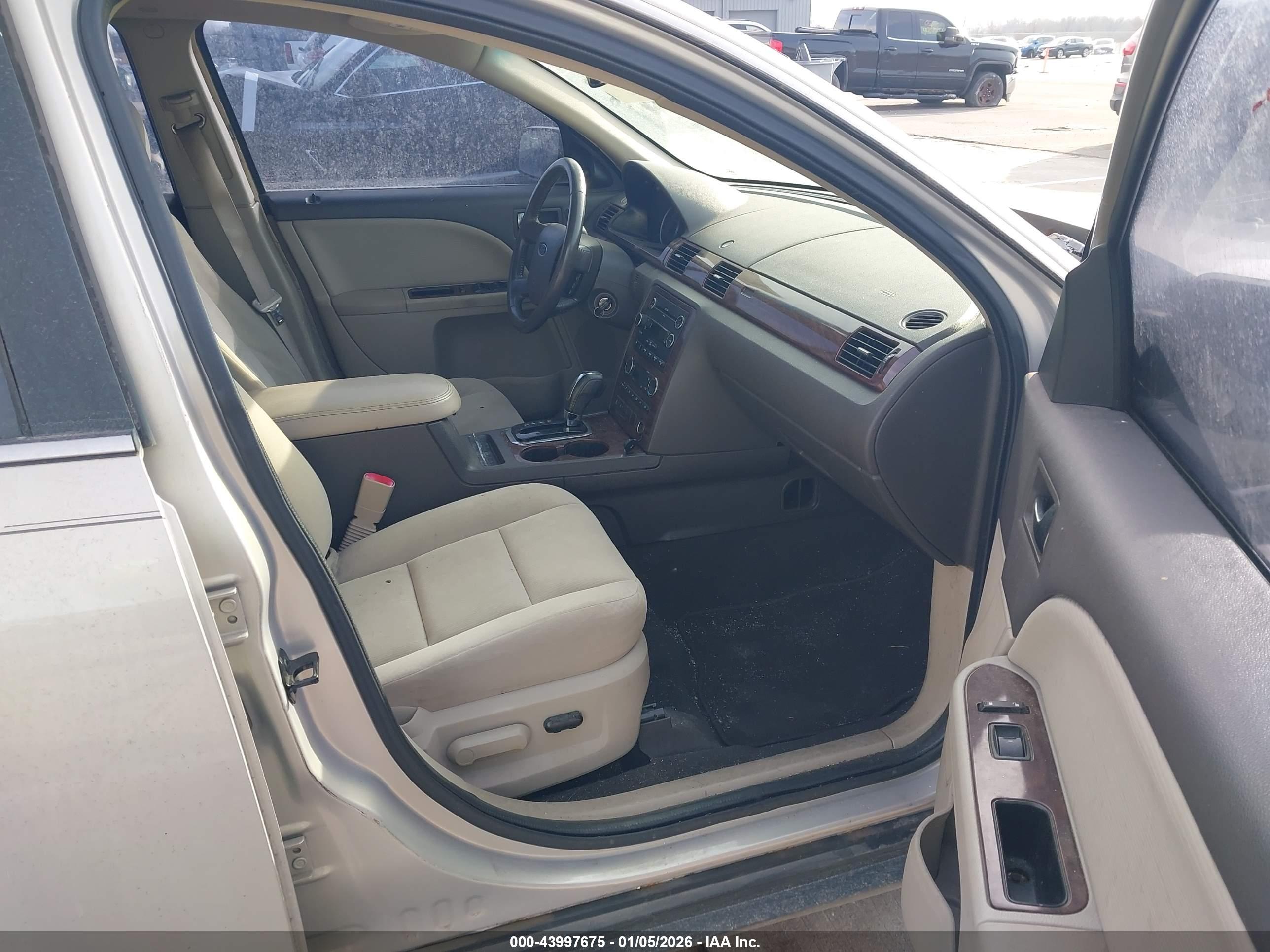 FORD TAURUS image 5