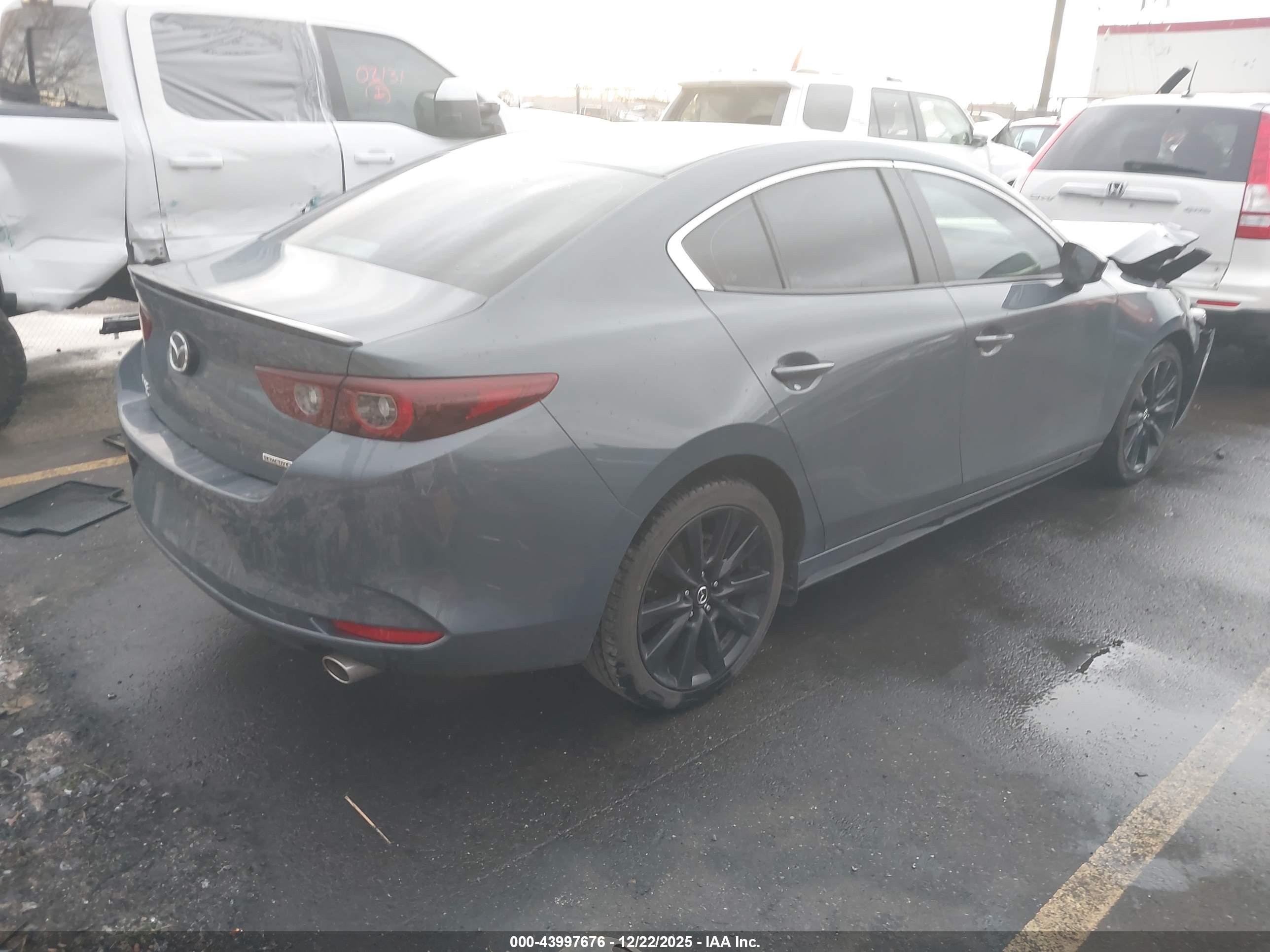 MAZDA MAZDA3 image 4