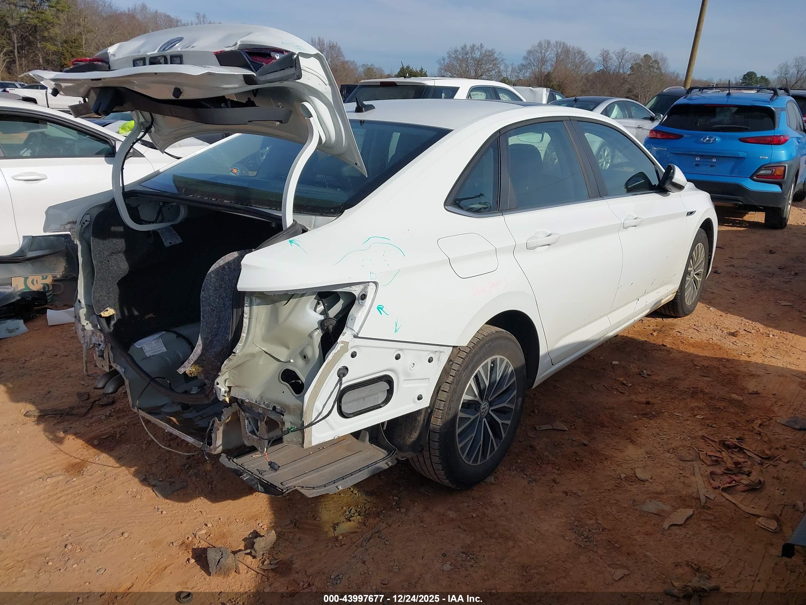 VOLKSWAGEN JETTA image 4