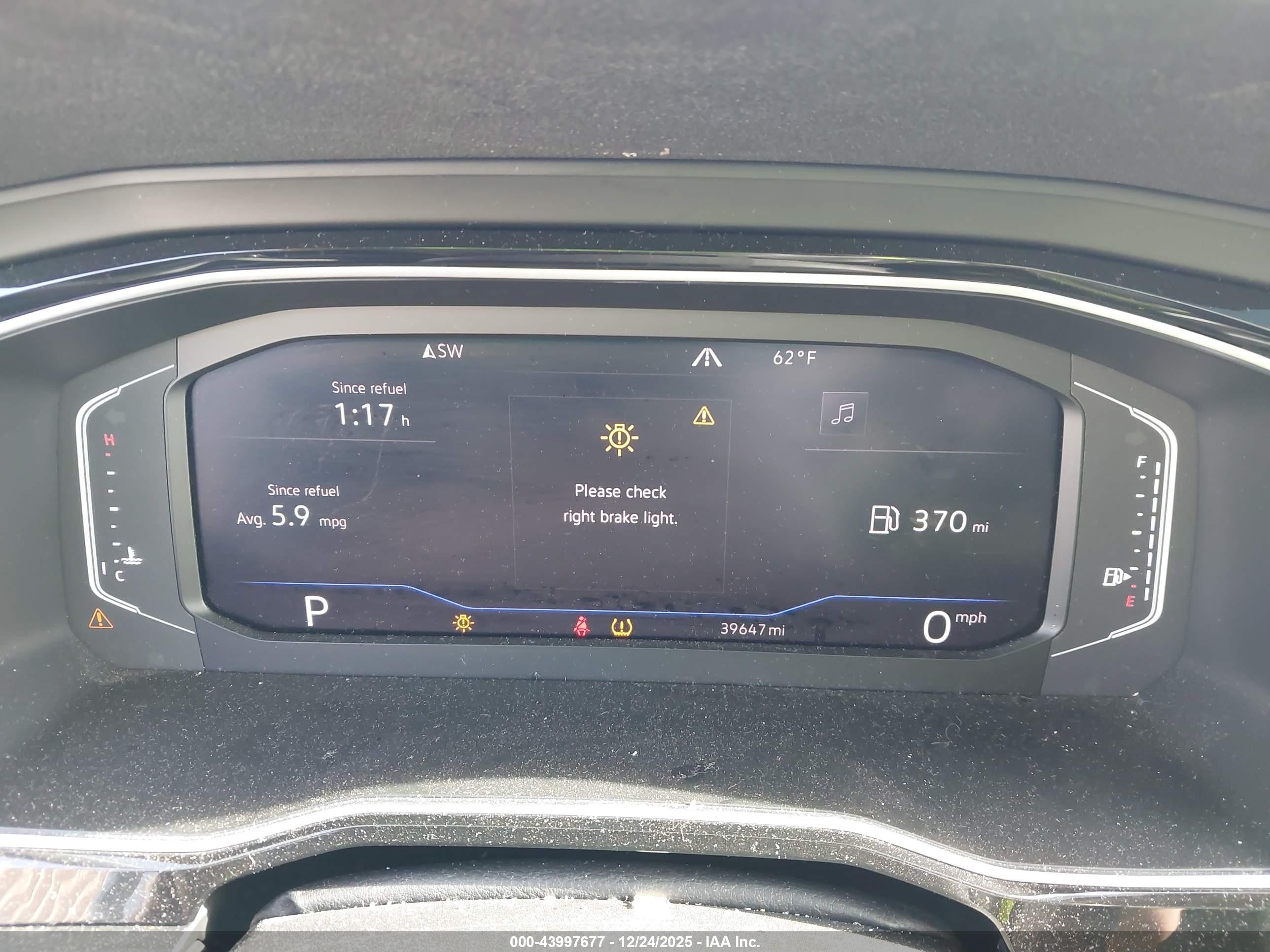 VOLKSWAGEN JETTA image 7
