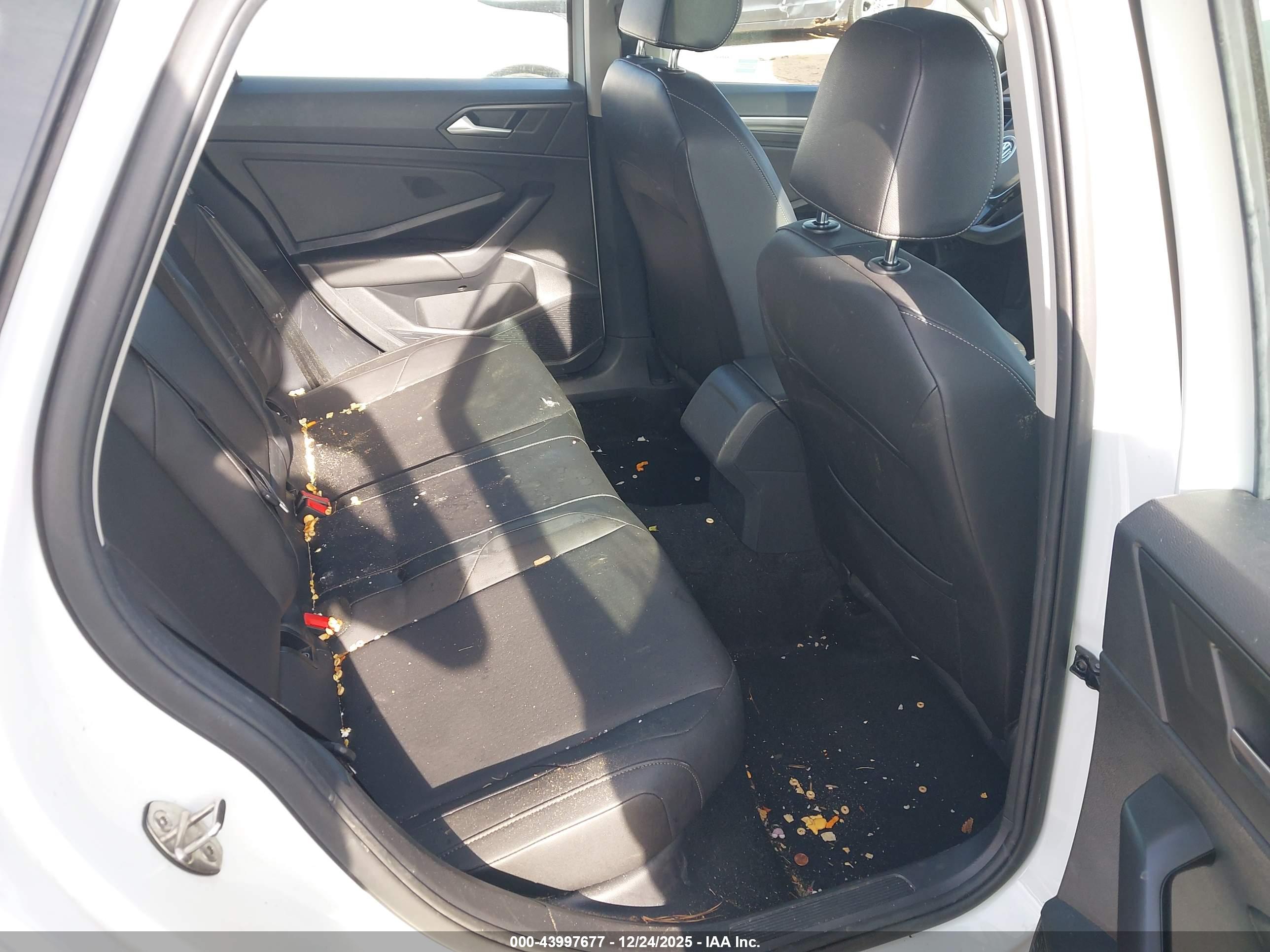 VOLKSWAGEN JETTA image 8
