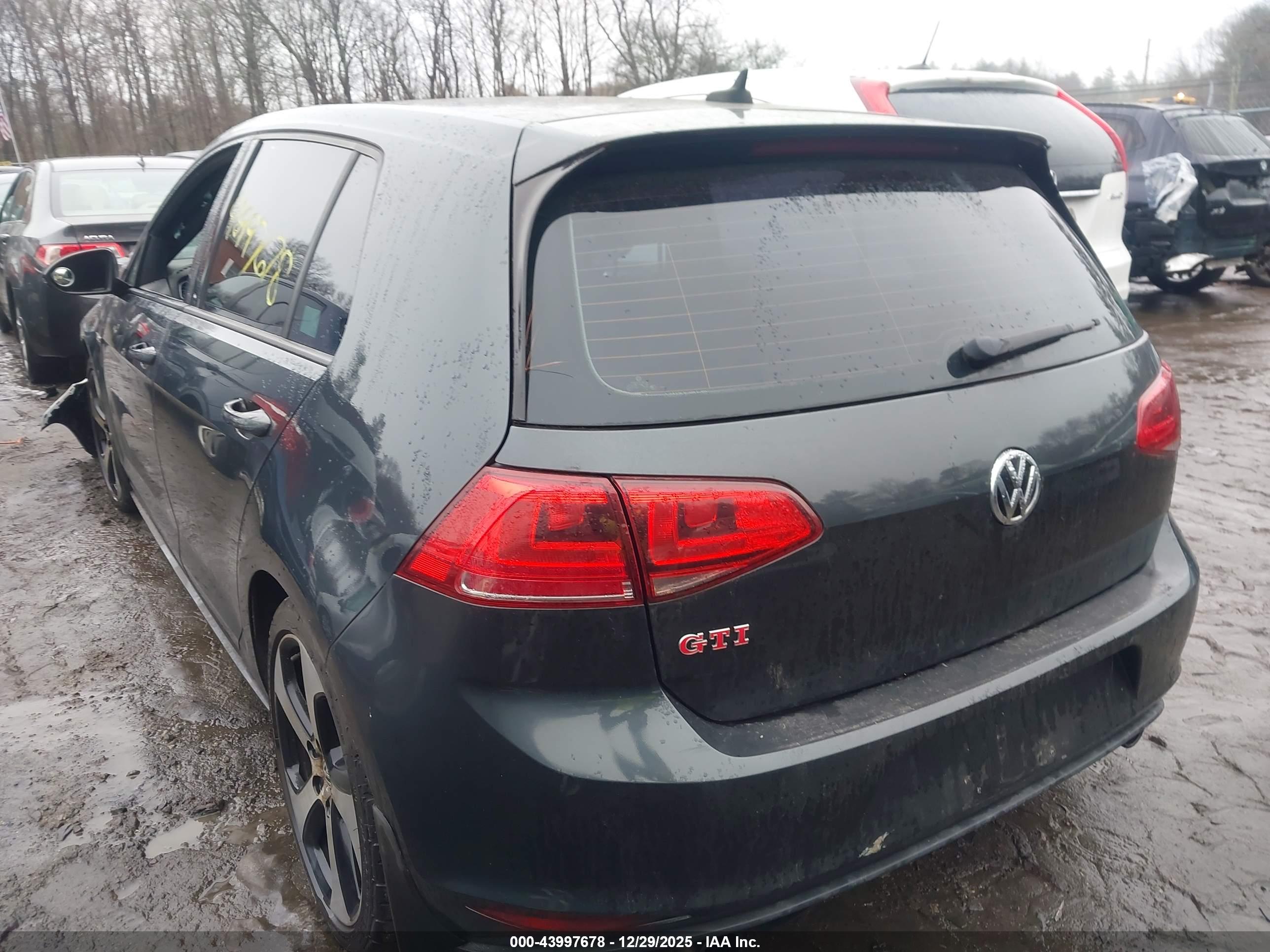 VOLKSWAGEN GOLF image 3