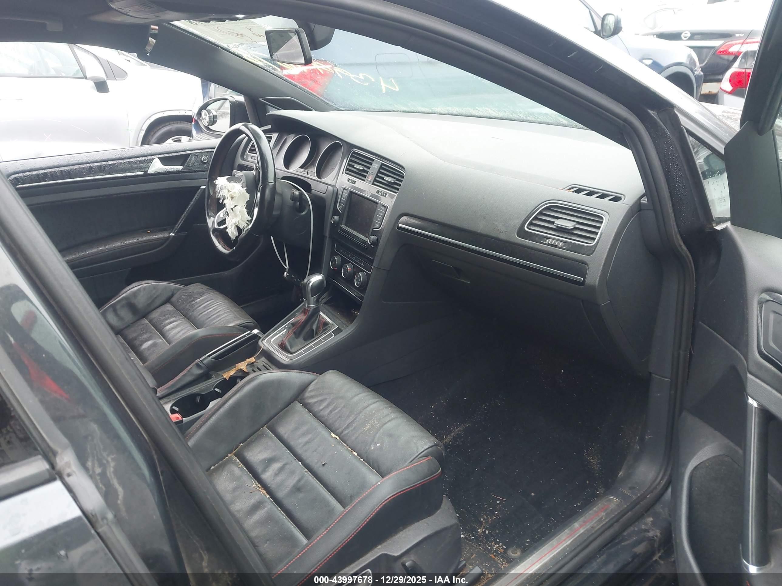 VOLKSWAGEN GOLF image 5