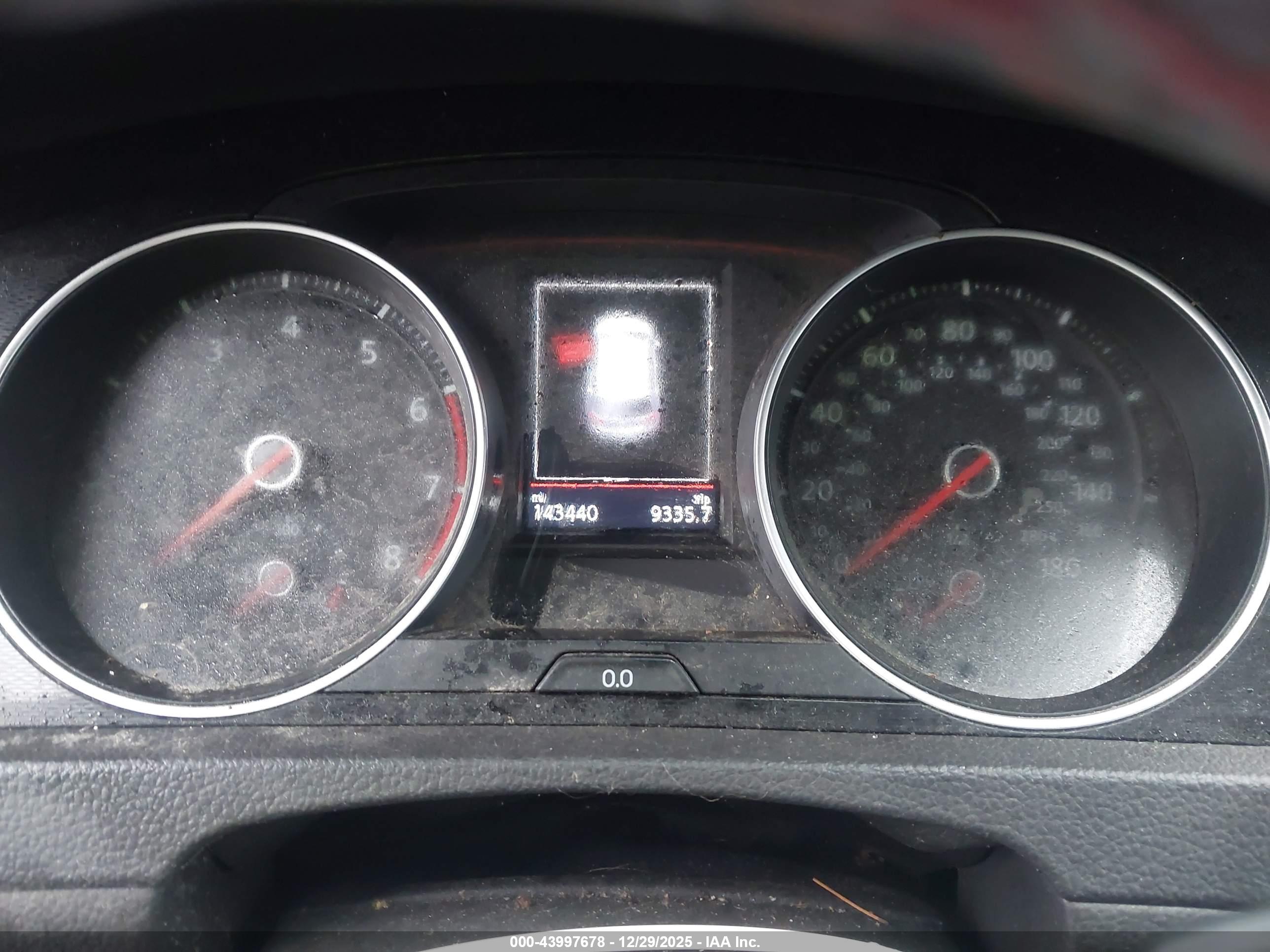 VOLKSWAGEN GOLF image 7