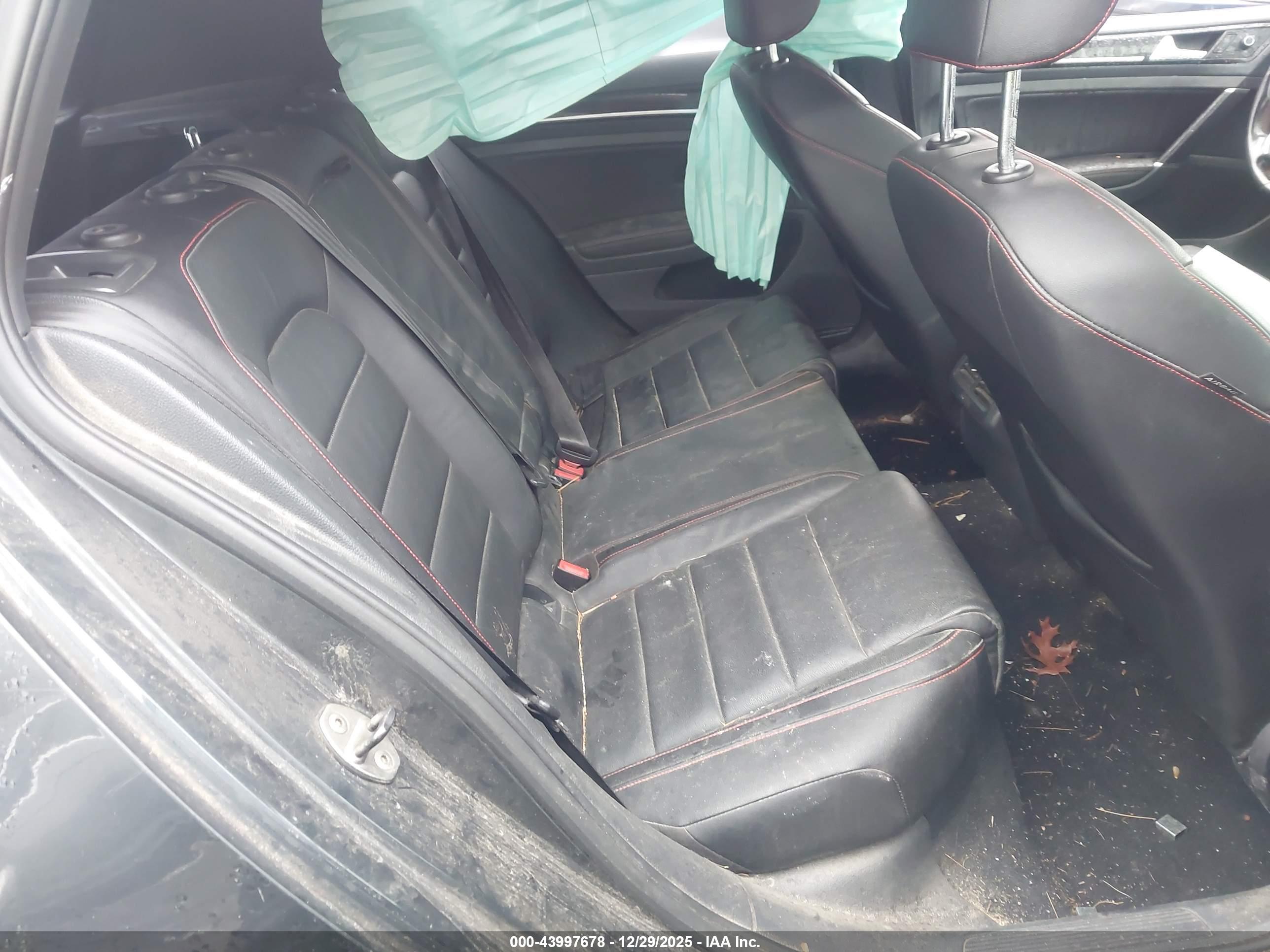 VOLKSWAGEN GOLF image 8