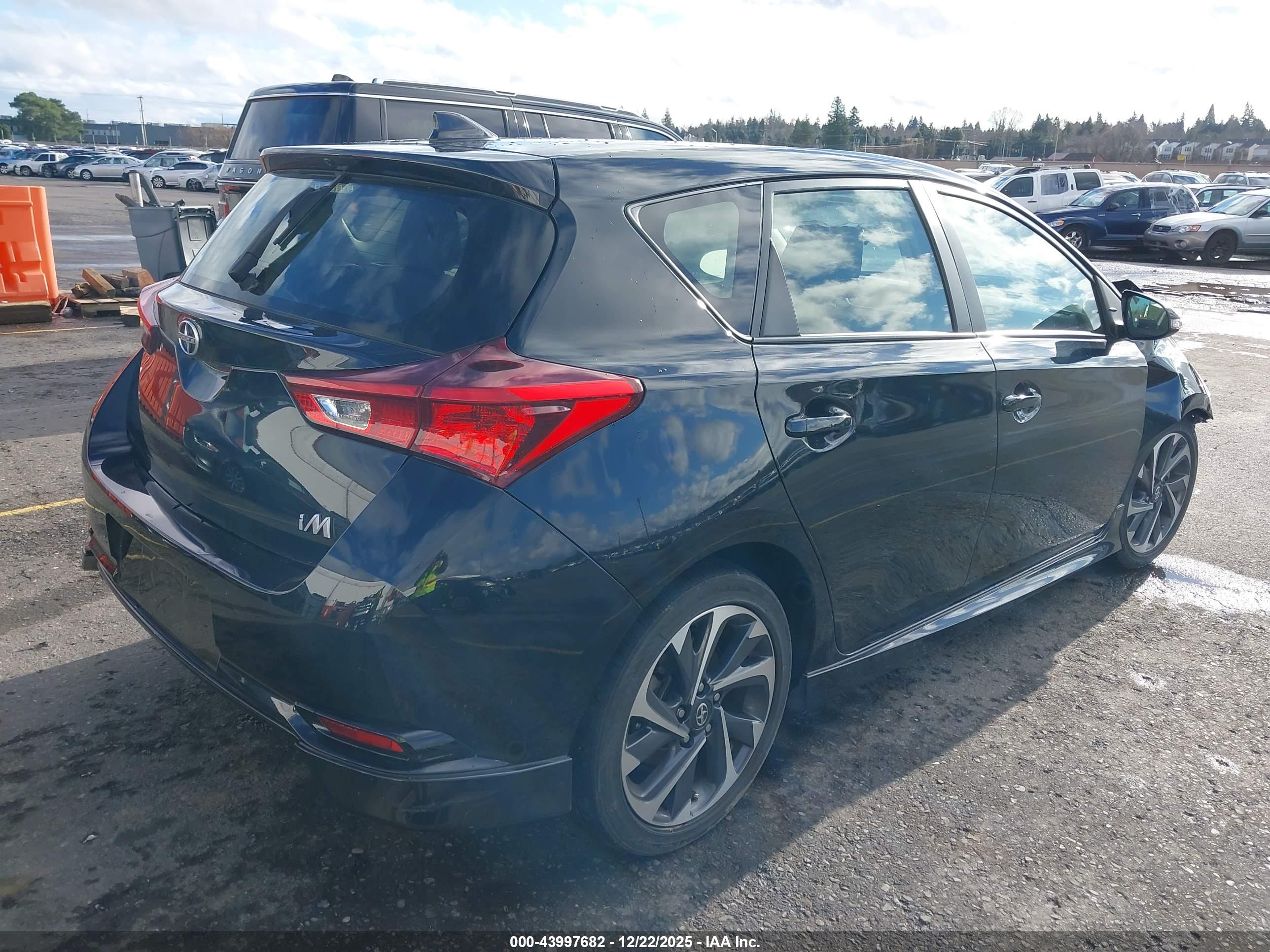 SCION IM image 4