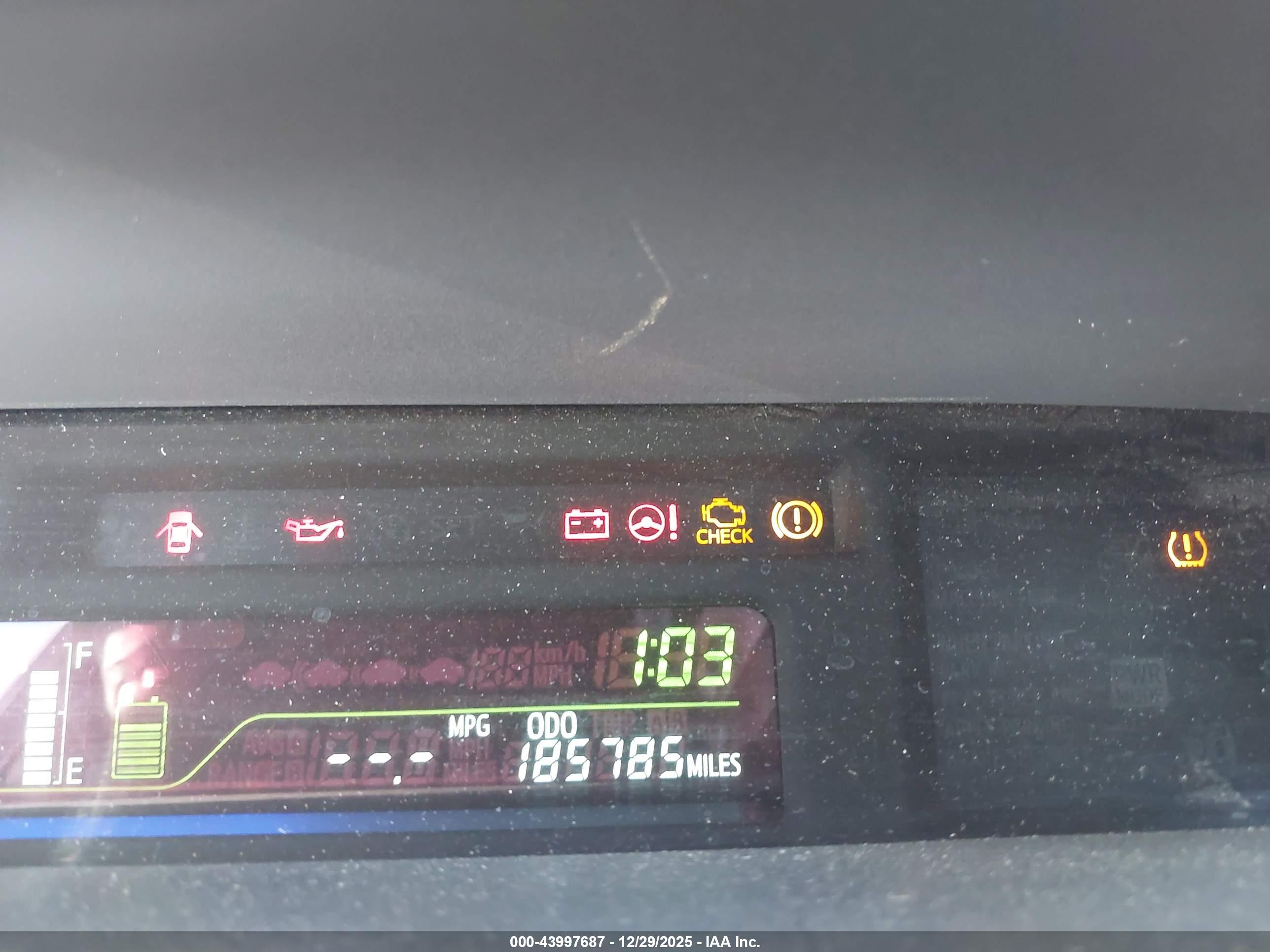 TOYOTA PRIUS image 7
