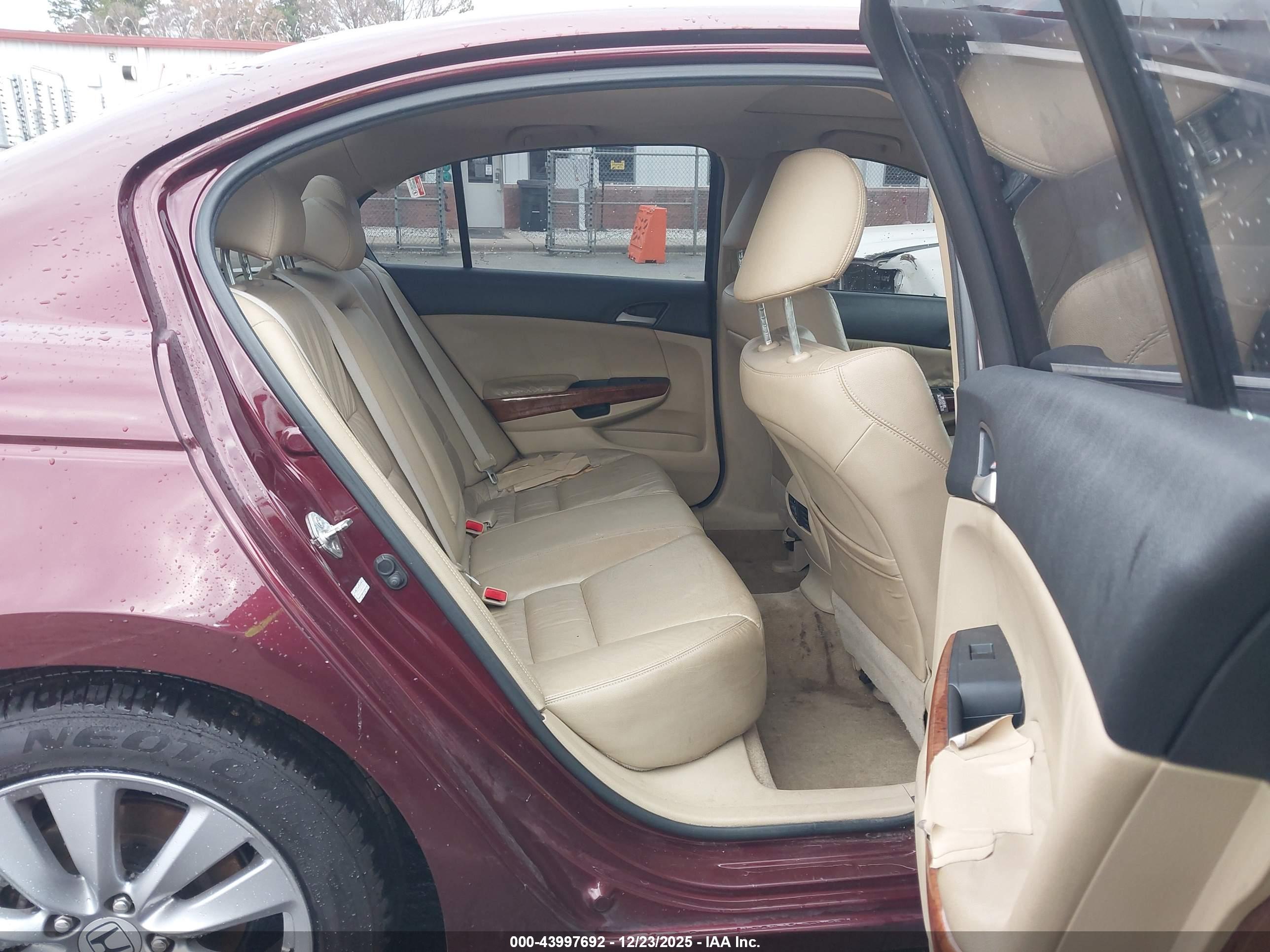 HONDA ACCORD image 8