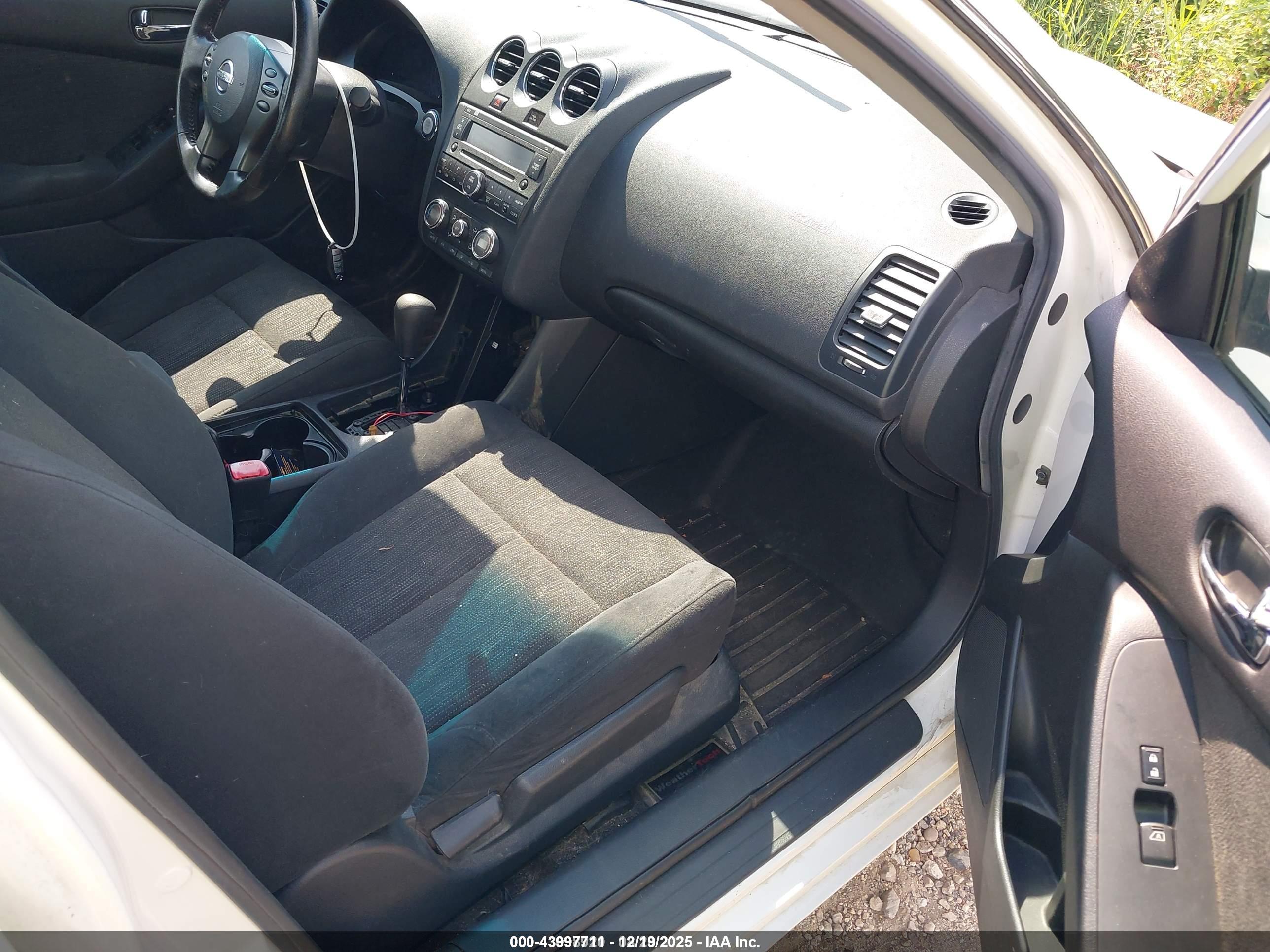 NISSAN ALTIMA image 5
