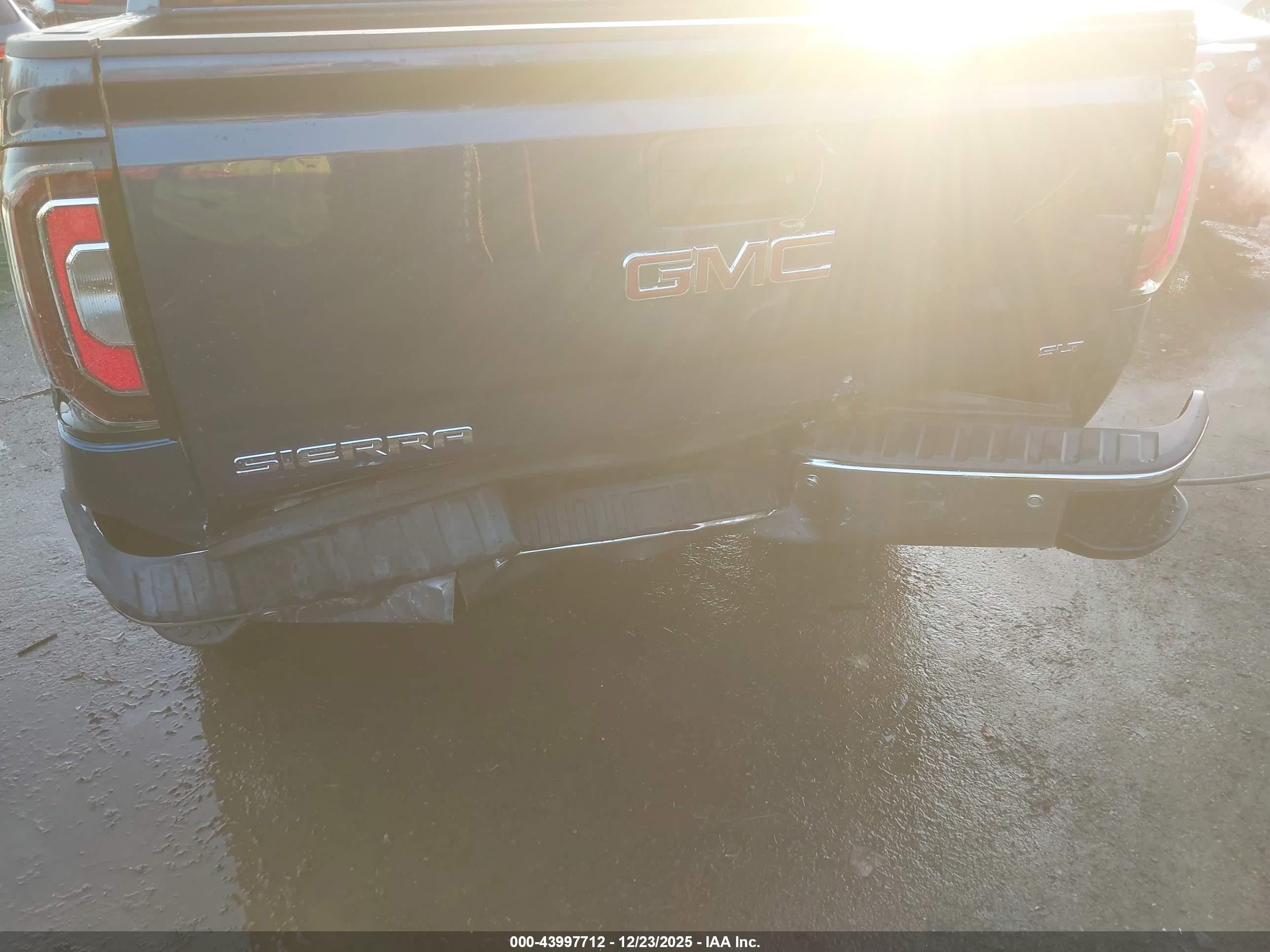 GMC SIERRA image 6