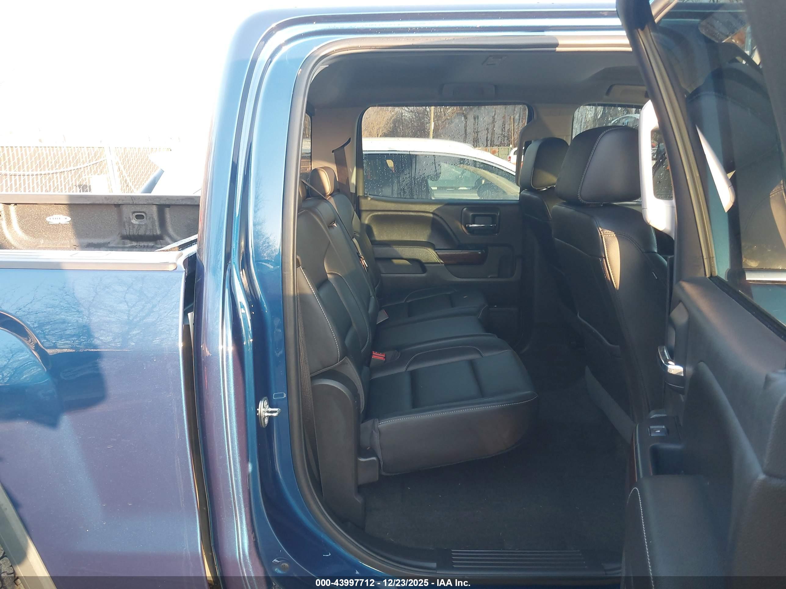 GMC SIERRA image 8