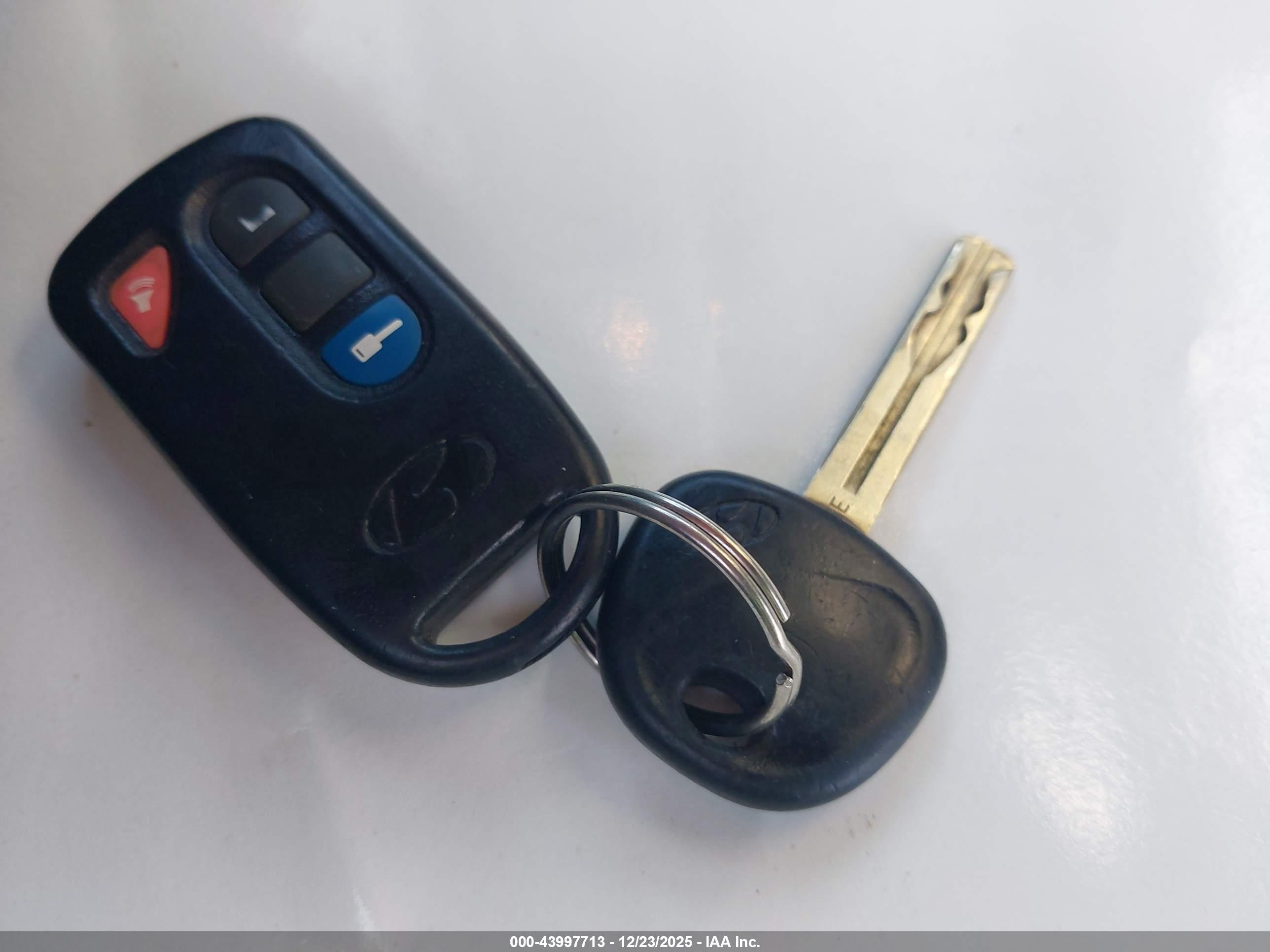 HYUNDAI TUCSON image 11
