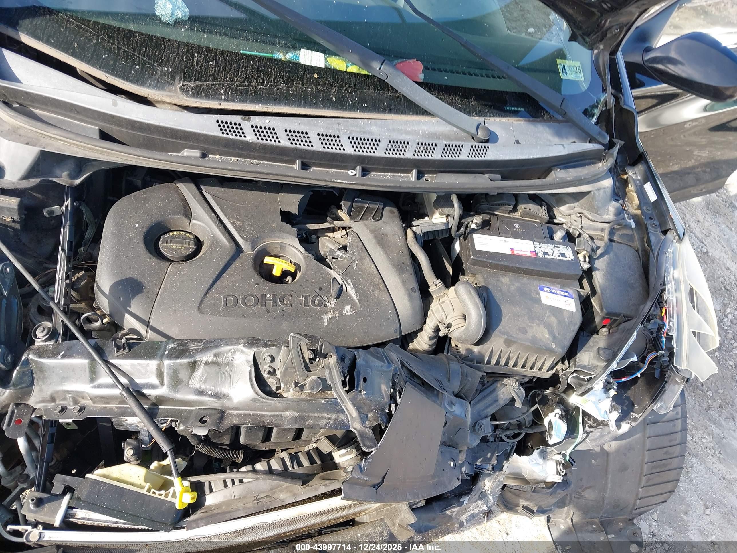 HYUNDAI ELANTRA image 10