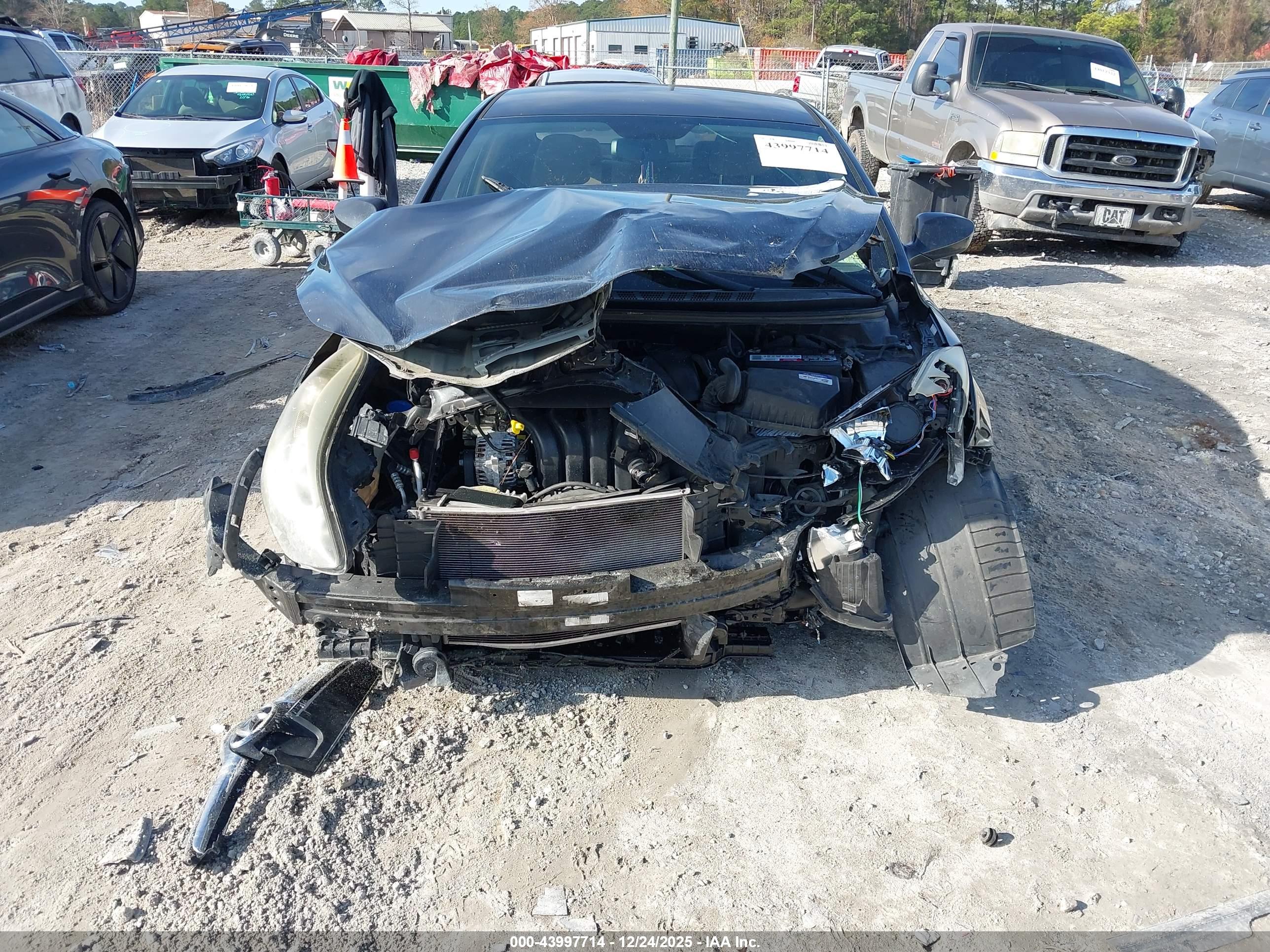 HYUNDAI ELANTRA image 6