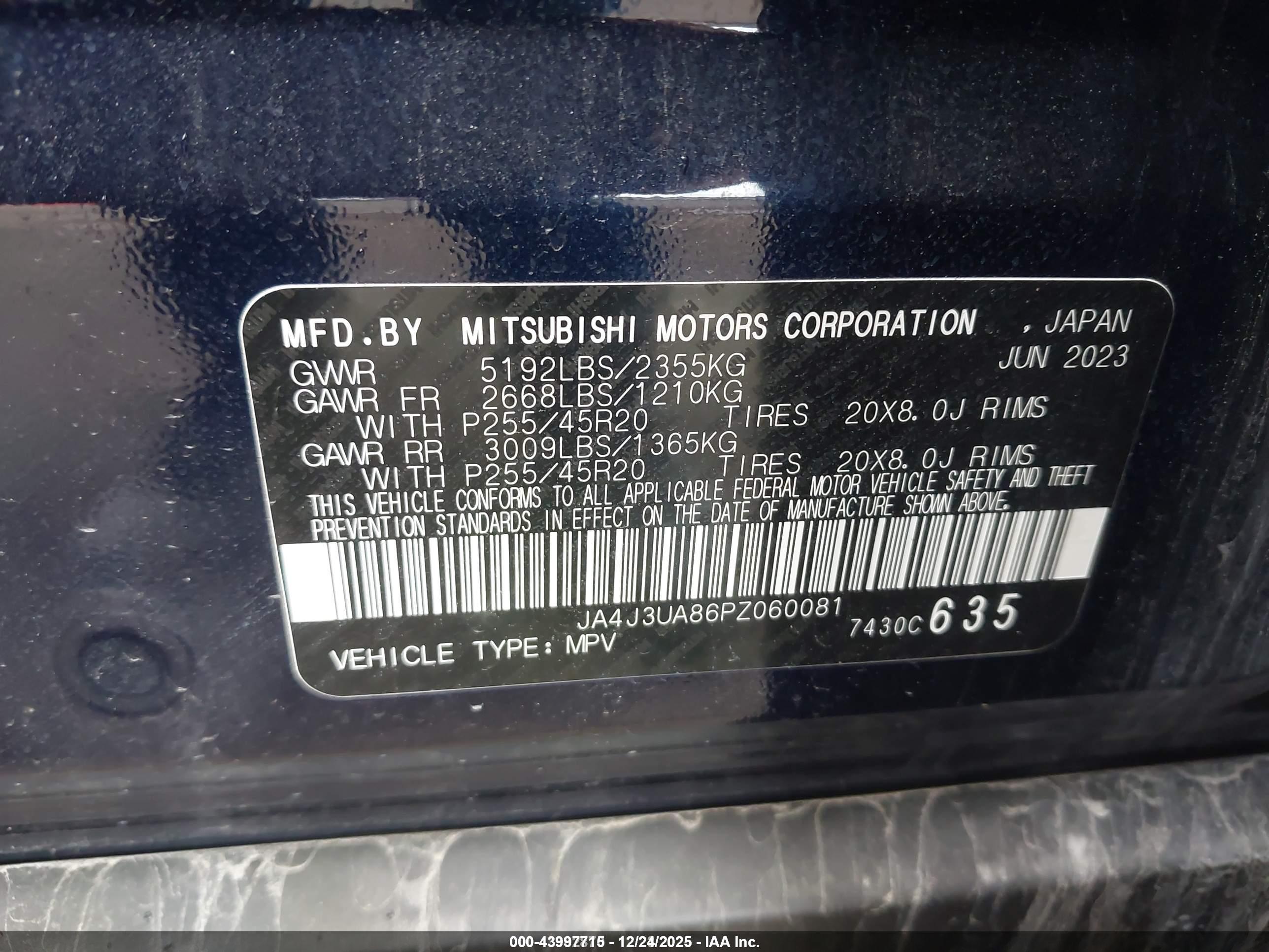 MITSUBISHI OUTLANDER image 9