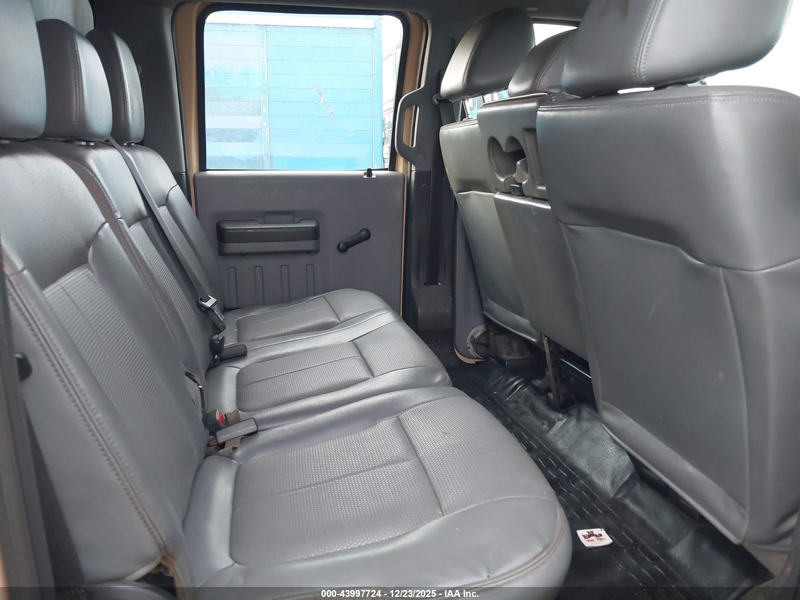 FORD F-450 image 8