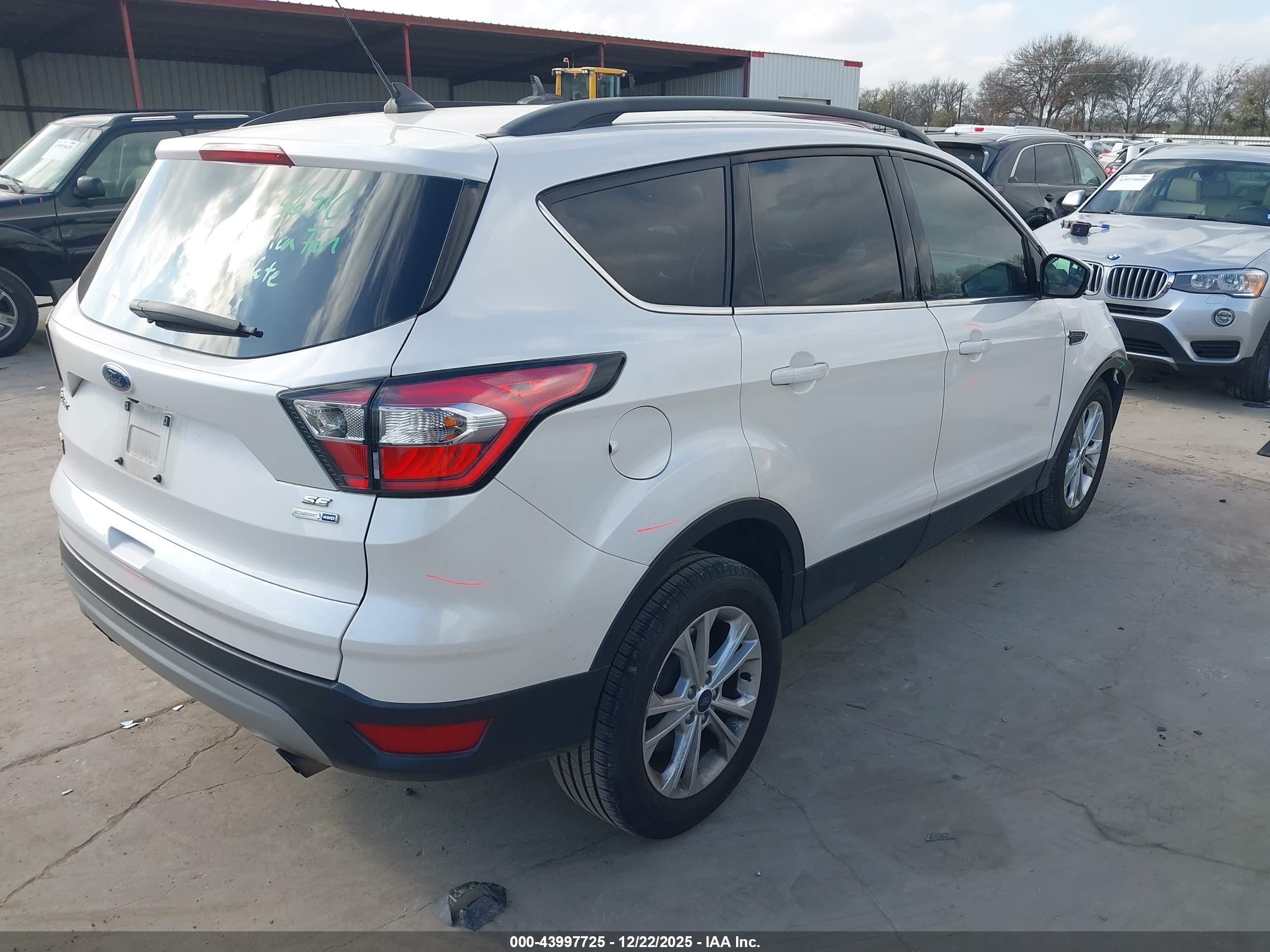 FORD ESCAPE image 4