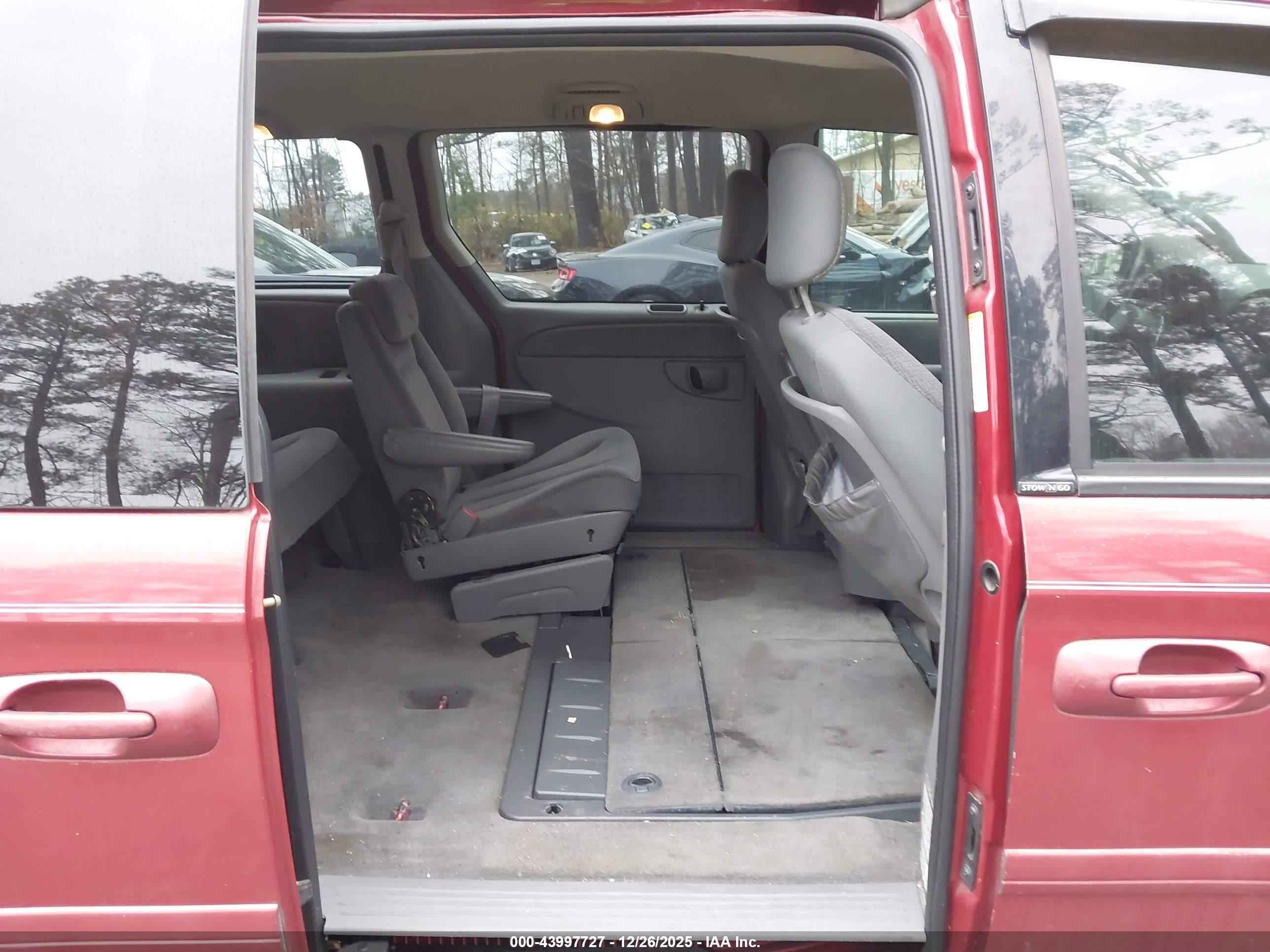 DODGE GRAND image 8