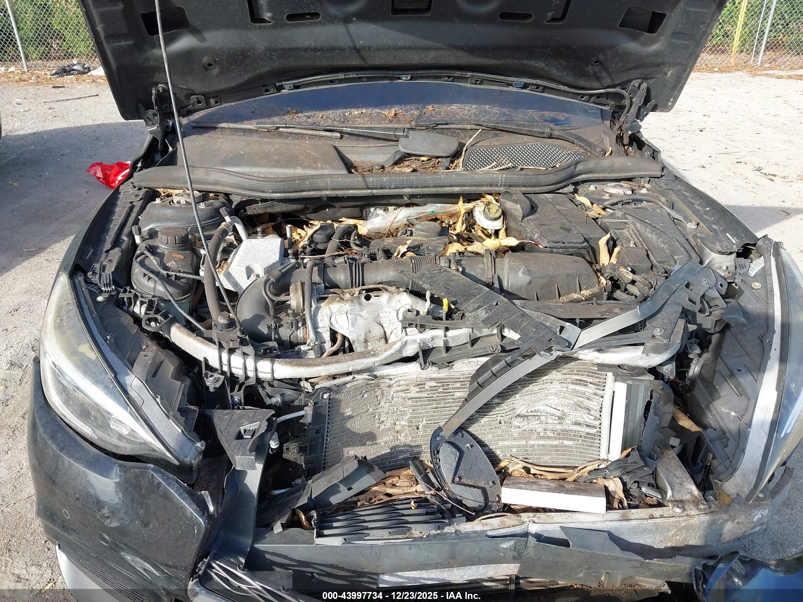 INFINITI QX30 image 10