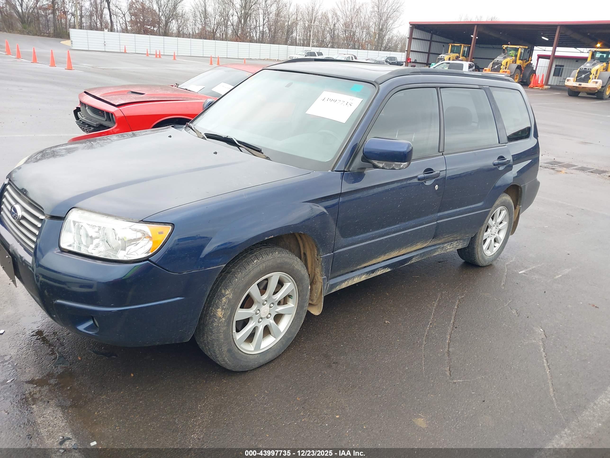 SUBARU FORESTER image 2